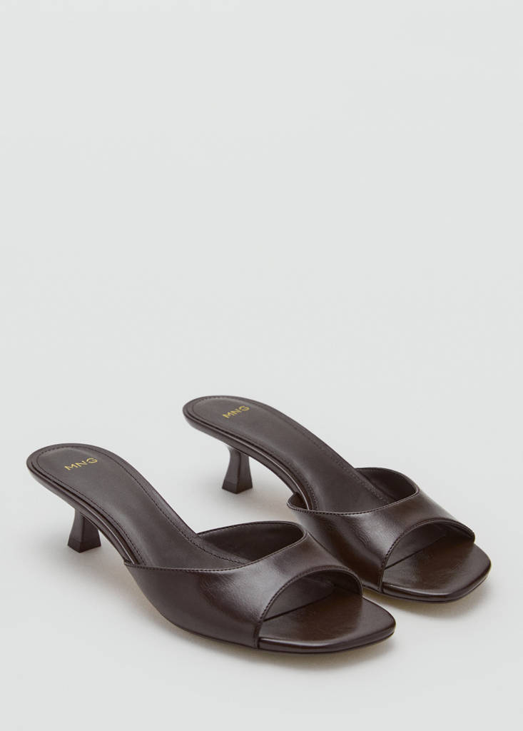 Kitten heel sandals — Chocolate