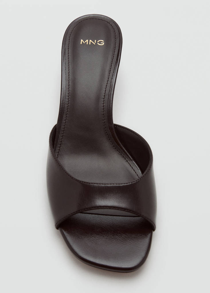 Kitten heel sandals — Chocolate
