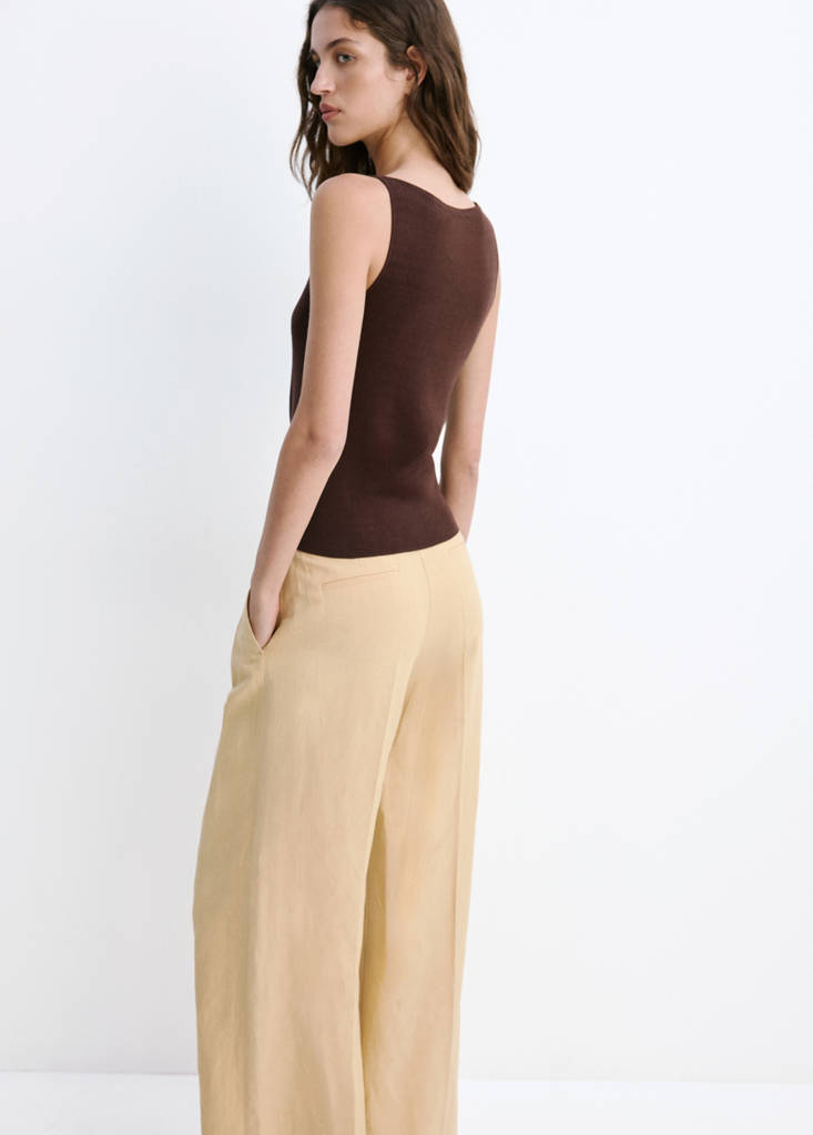 Fine knit boat neck top — Brown