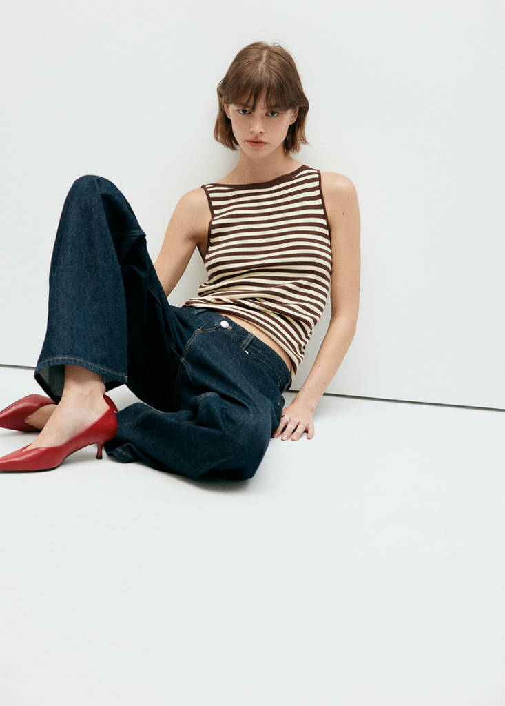 Fine knit boat neck top — Coffee