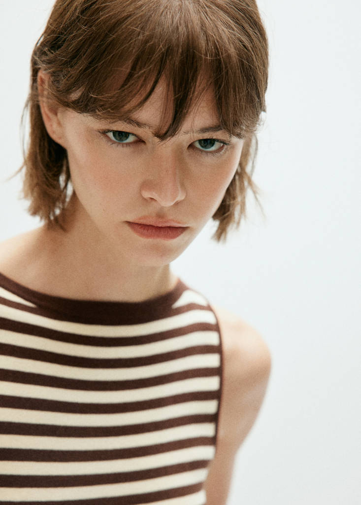 Fine knit boat neck top — Coffee