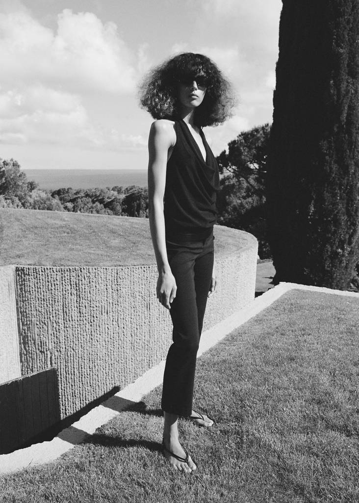 Fine-knit draped top — Black