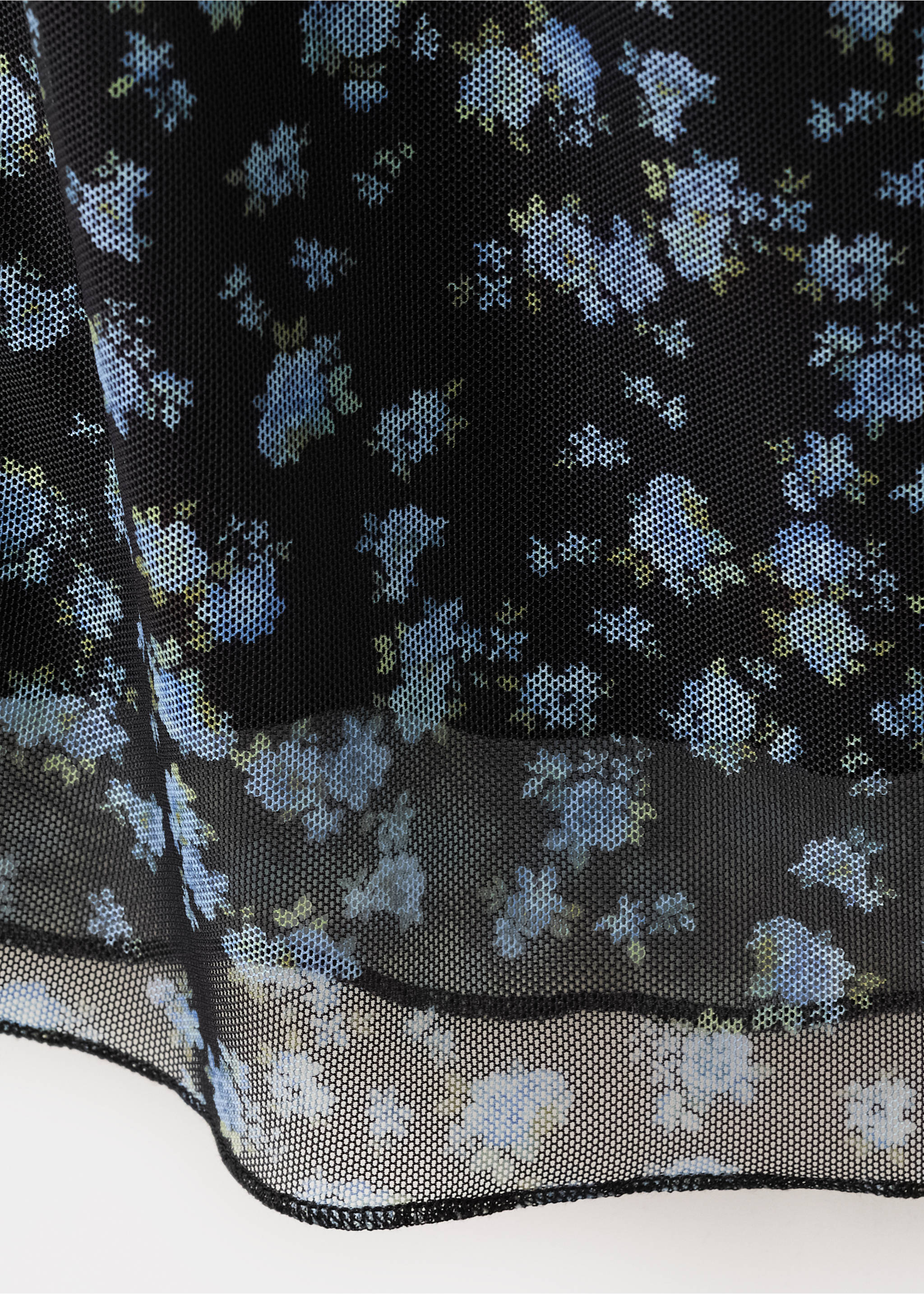 Midi floral dress - Details of the article 0, Black. Ref: 37001396-00.
