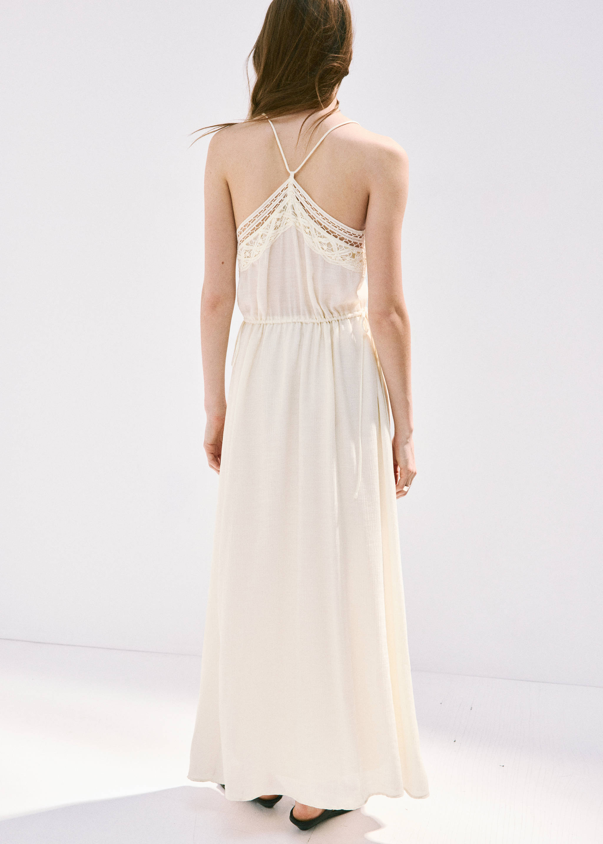 Embroidered cutwork crinkle dress - Reverse of the article