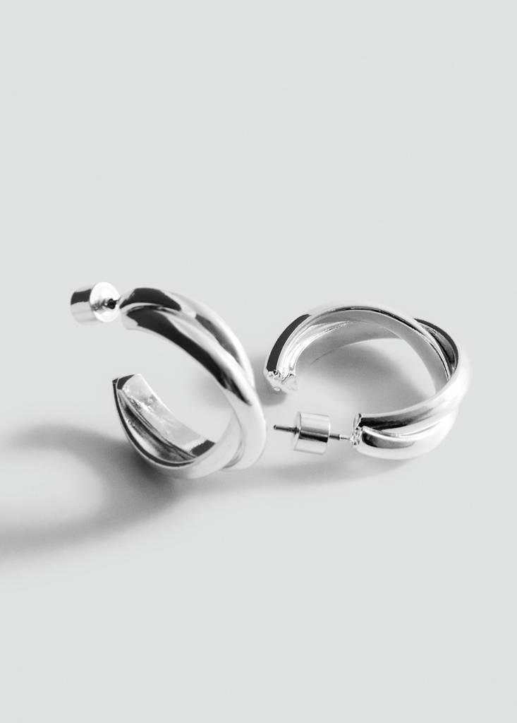 Interlinked hoop earrings — Silver