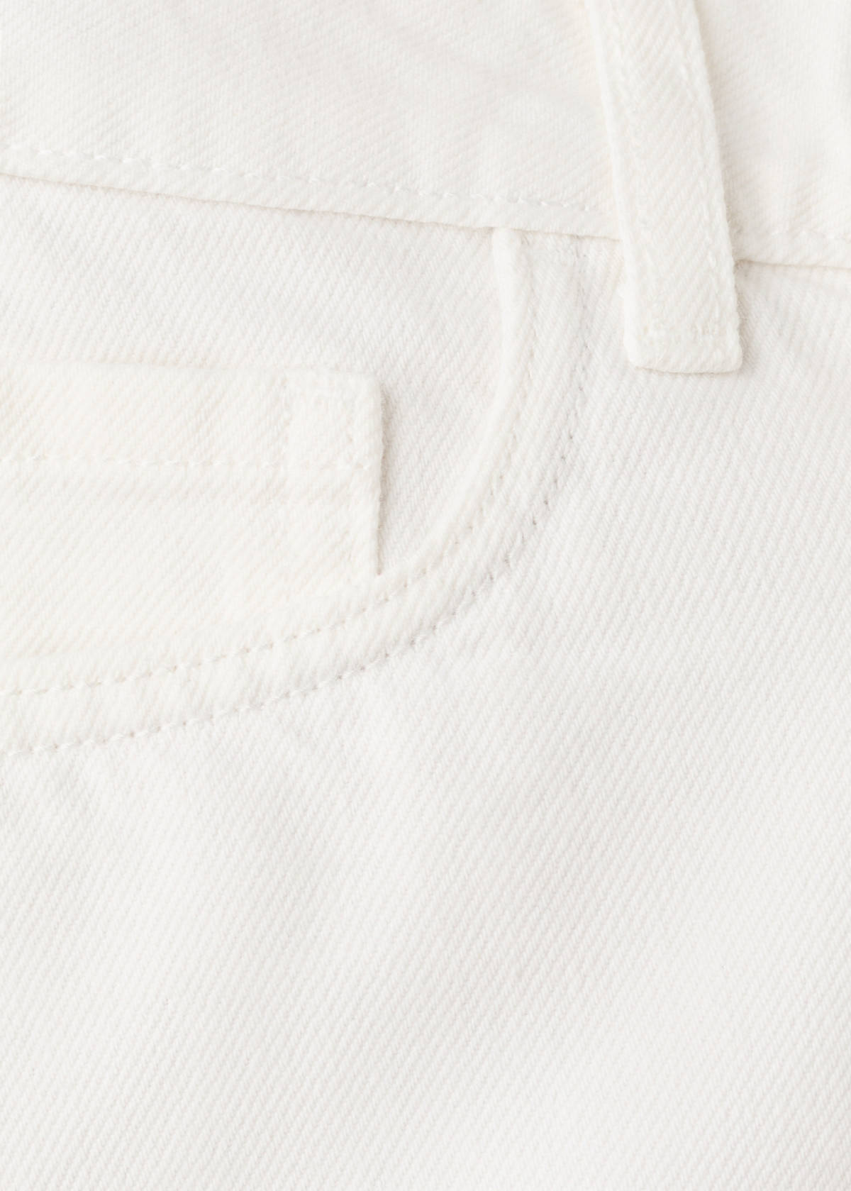 Low-waist mini shorts — White