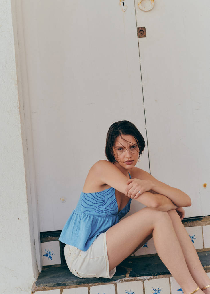 Top with embroidered details — Blue