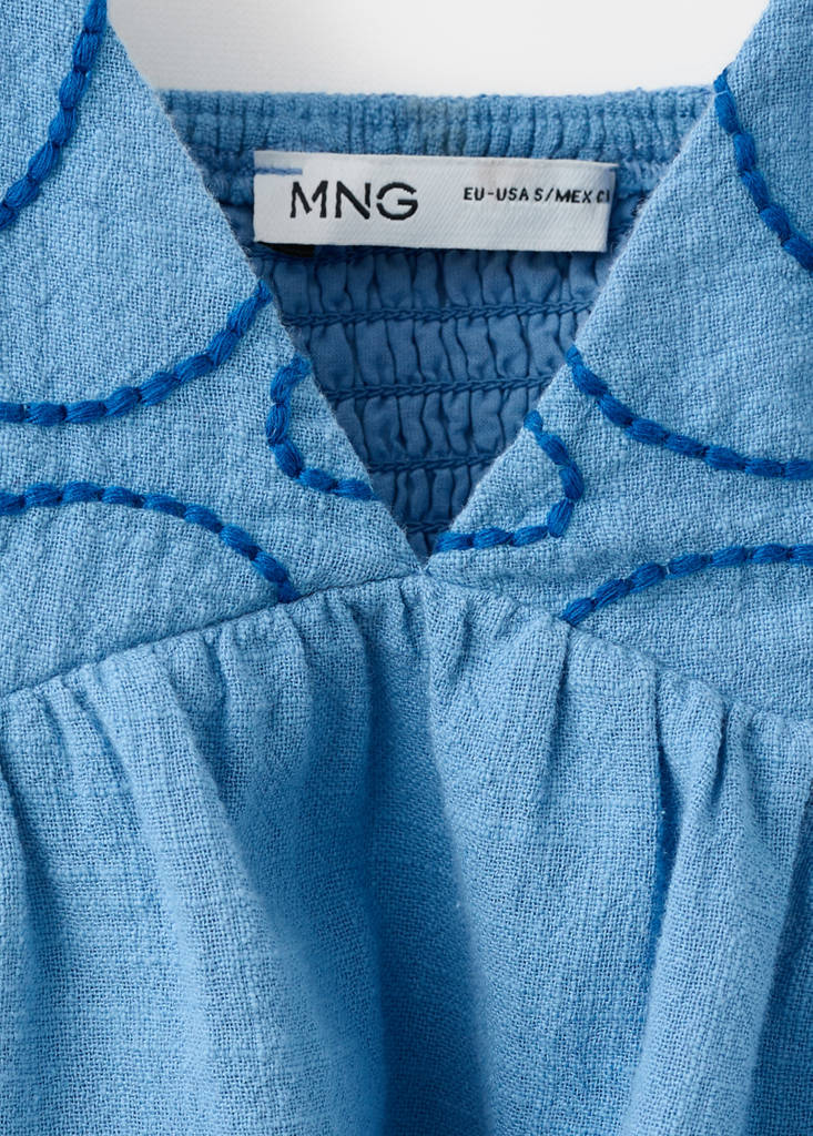 Top with embroidered details — Blue
