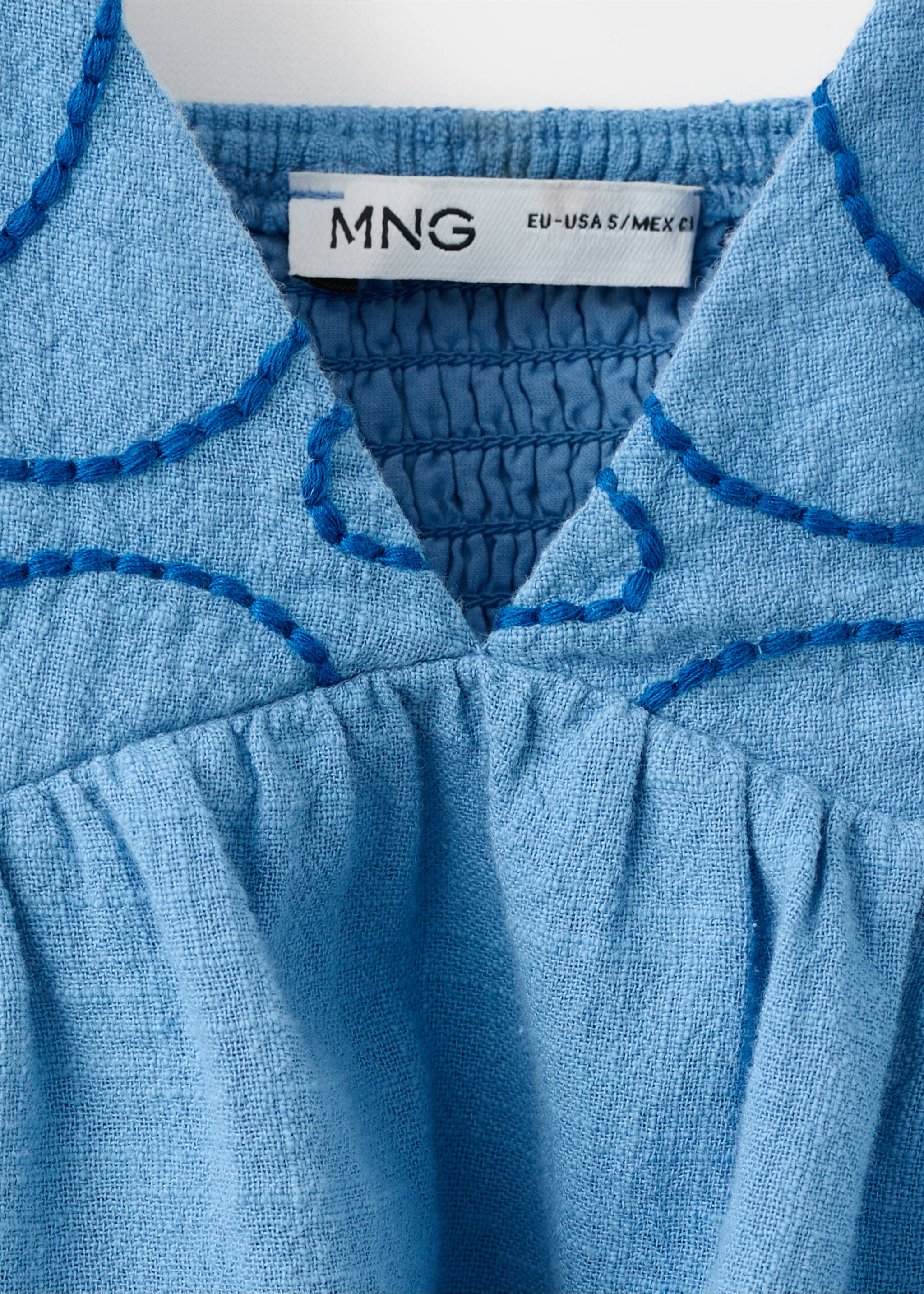Top with embroidered details - Details of the article 8, Blue. Ref: 37001422-00.