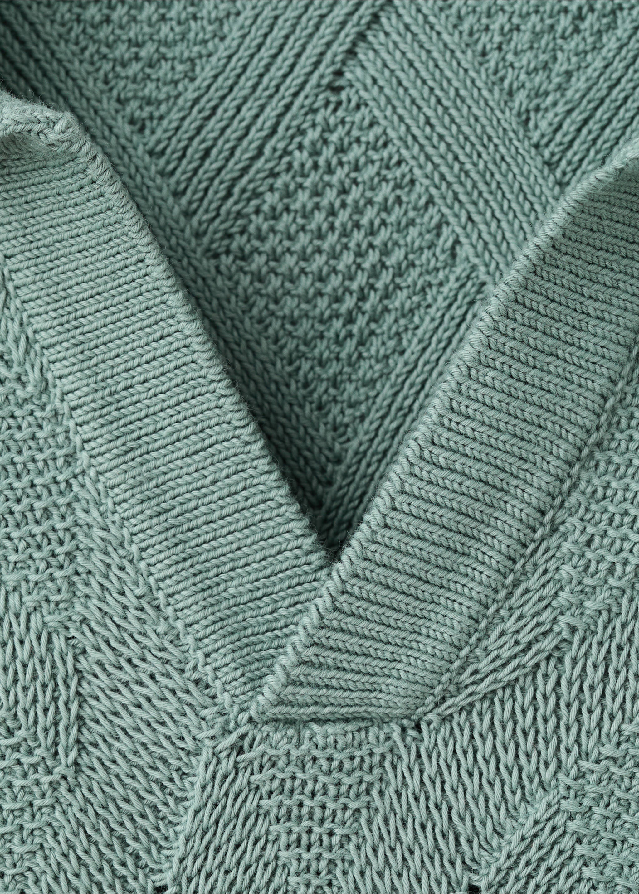 Polo 100% algodón estructura canalé - Detalle del artículo 8, Esmeralda. Ref: 37001441-00.