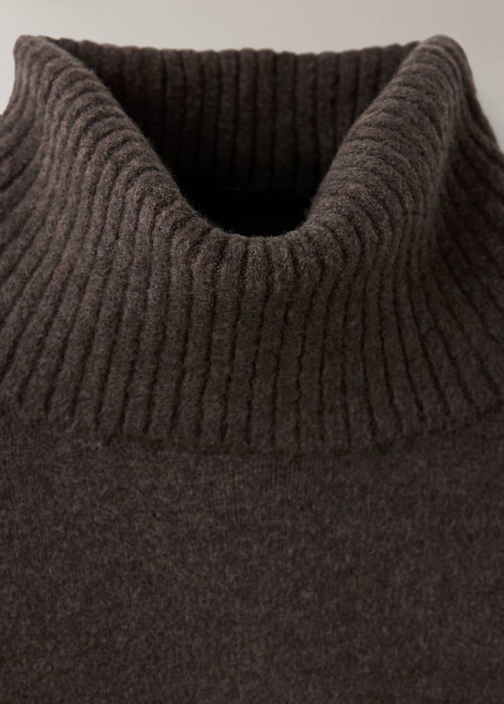 Turtleneck knit nightdress — Chocolate
