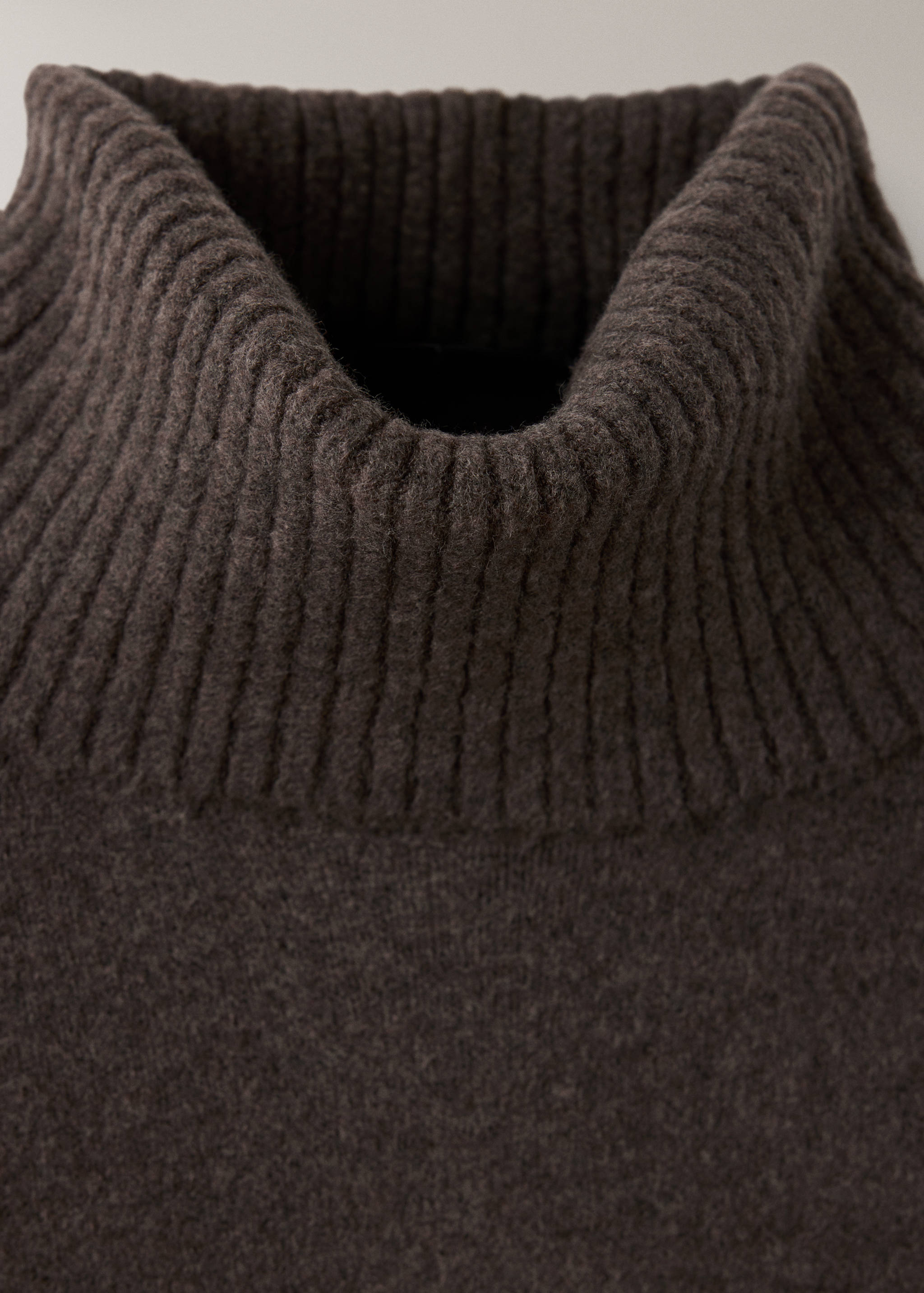 Chemise de nuit en maille à col roulé - Détail de l'article 8