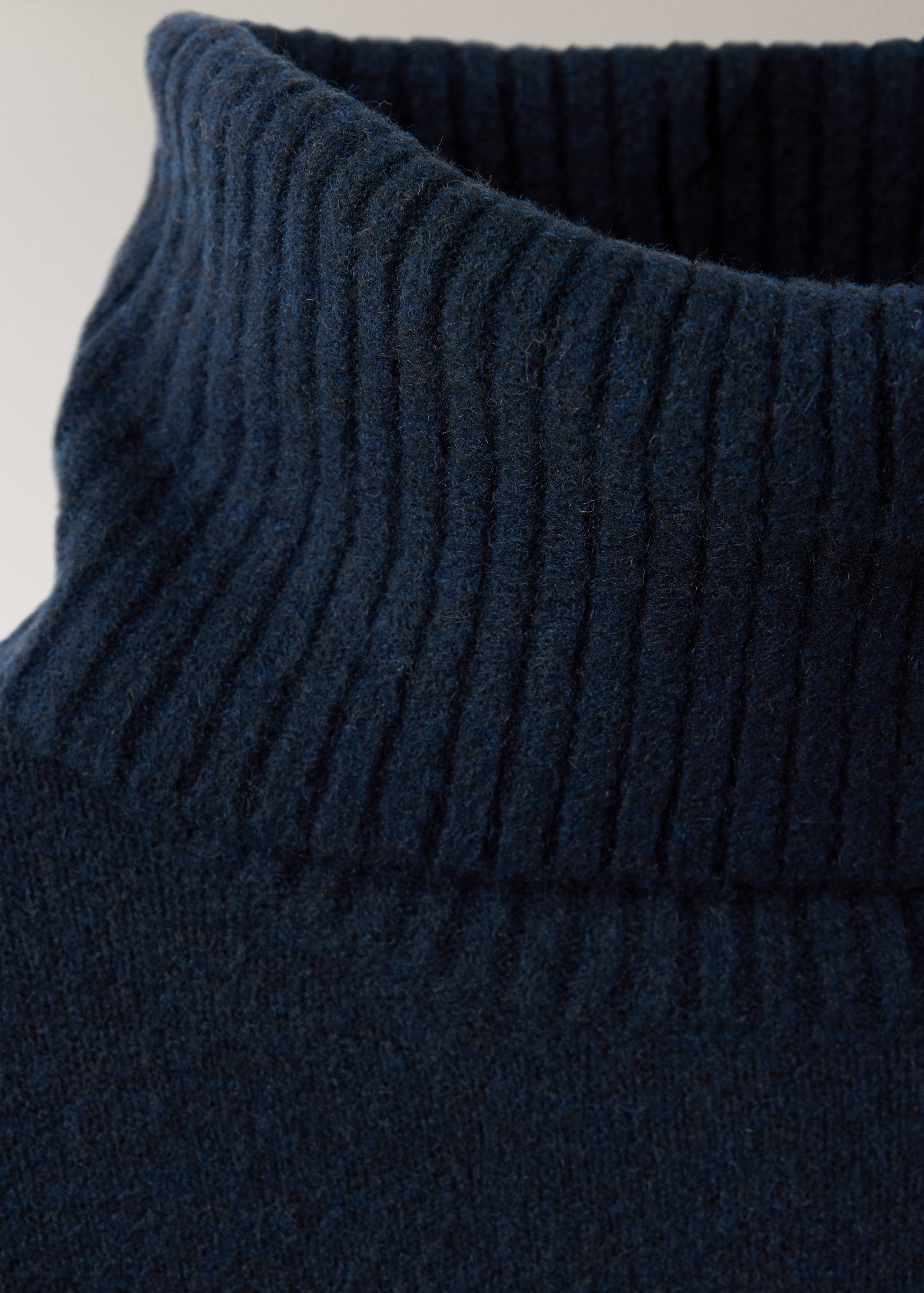 Chemise de nuit en maille à col roulé - Détail de l'article 8