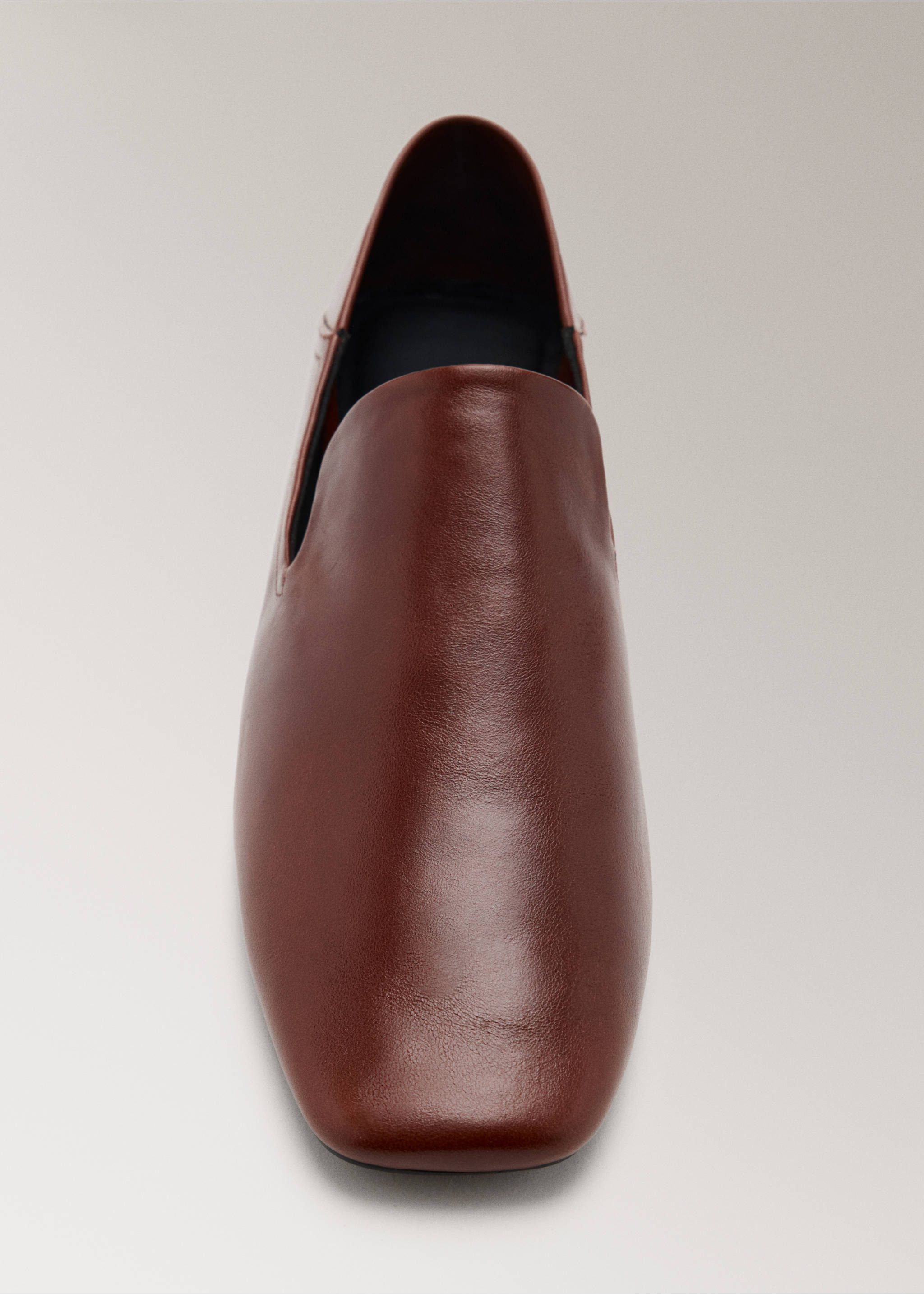 Leather loafers - Details of the article 2, Burgundy. Ref: 37001445-00.