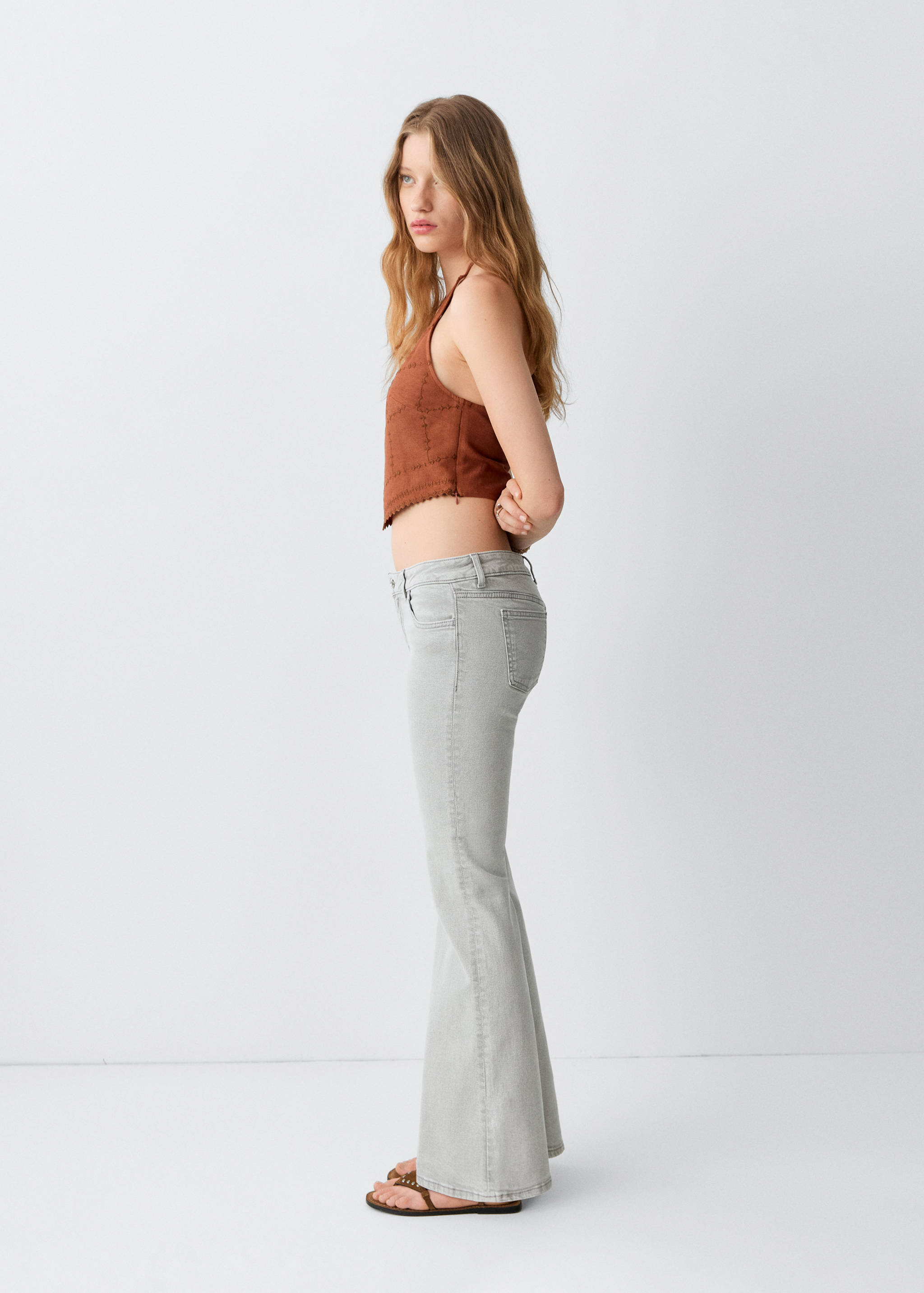 Low waist flare jeans - Details of the article 1
