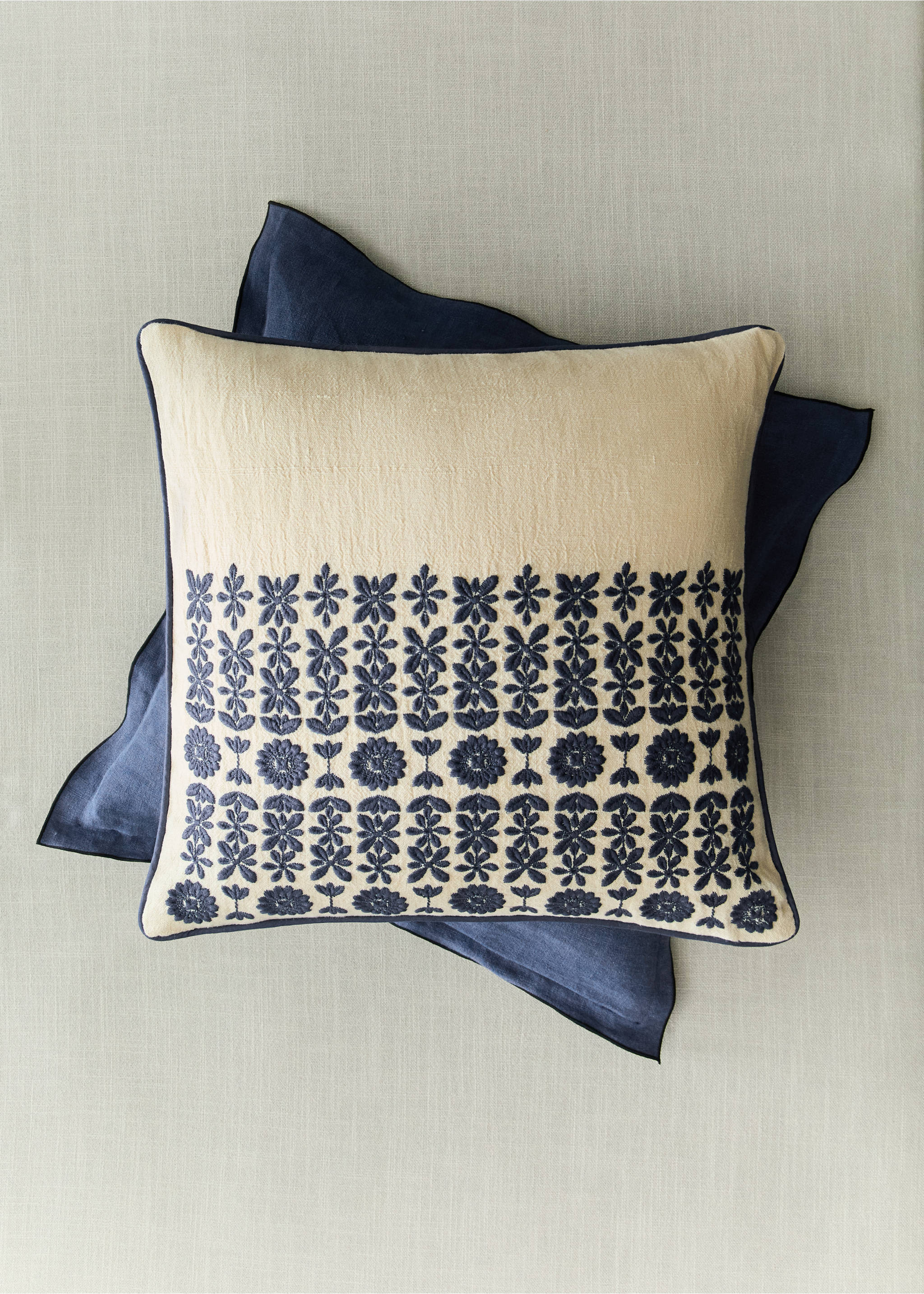 Embroidered linen cushion cover - General plane, Beige. Ref: 37001479-00.