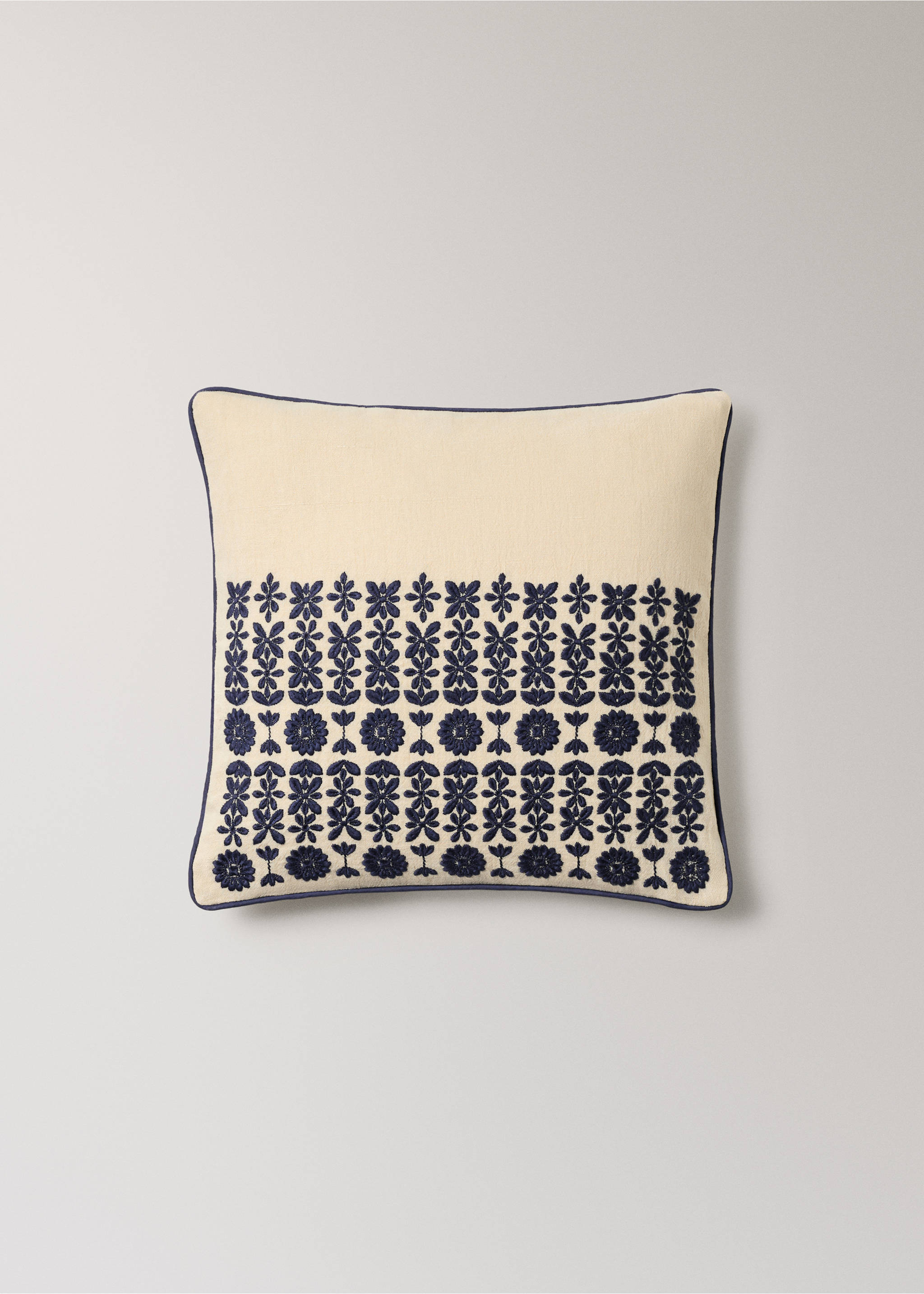 Embroidered linen cushion cover - Article without model, Beige. Ref: 37001479-00.