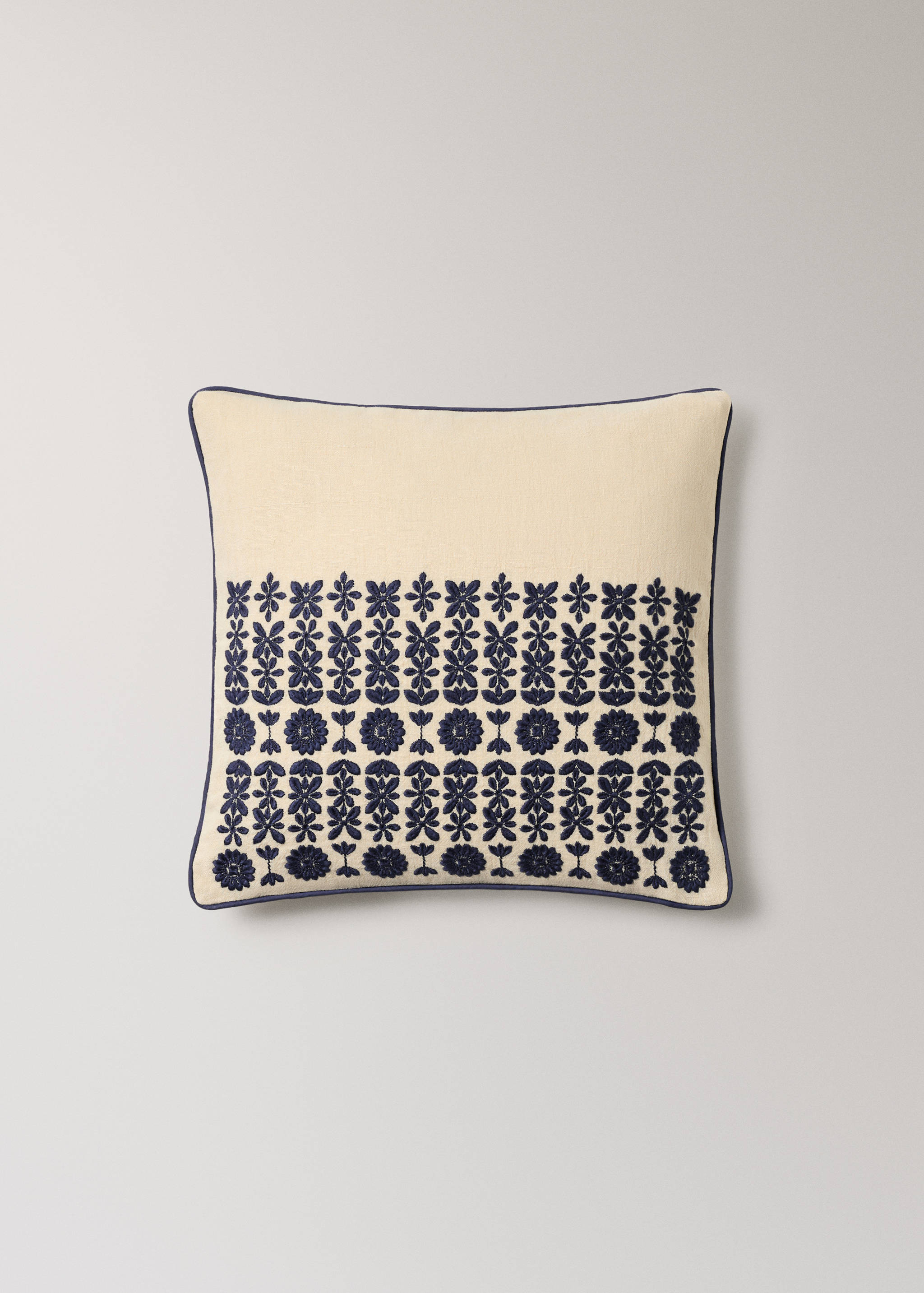 Embroidered linen cushion cover - Article without model