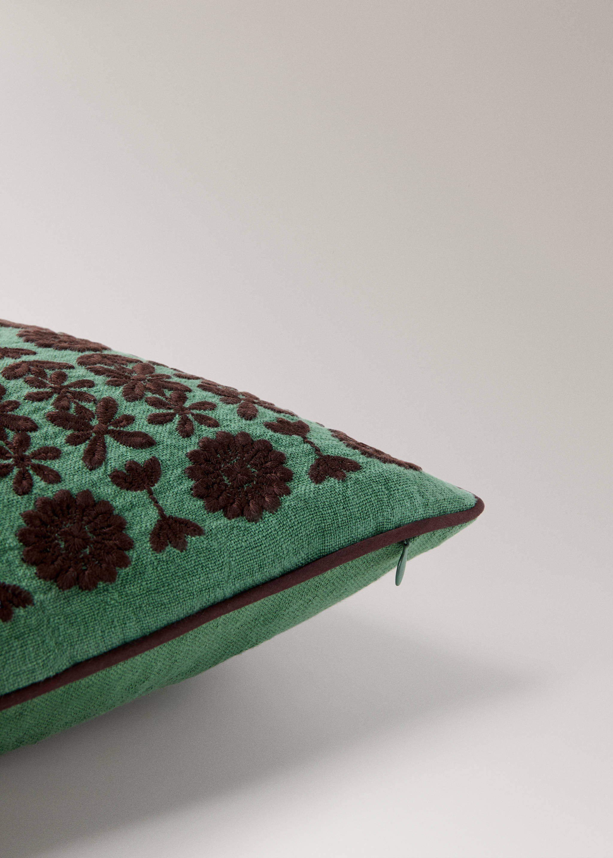 Cushion case virginia - Details of the article 2