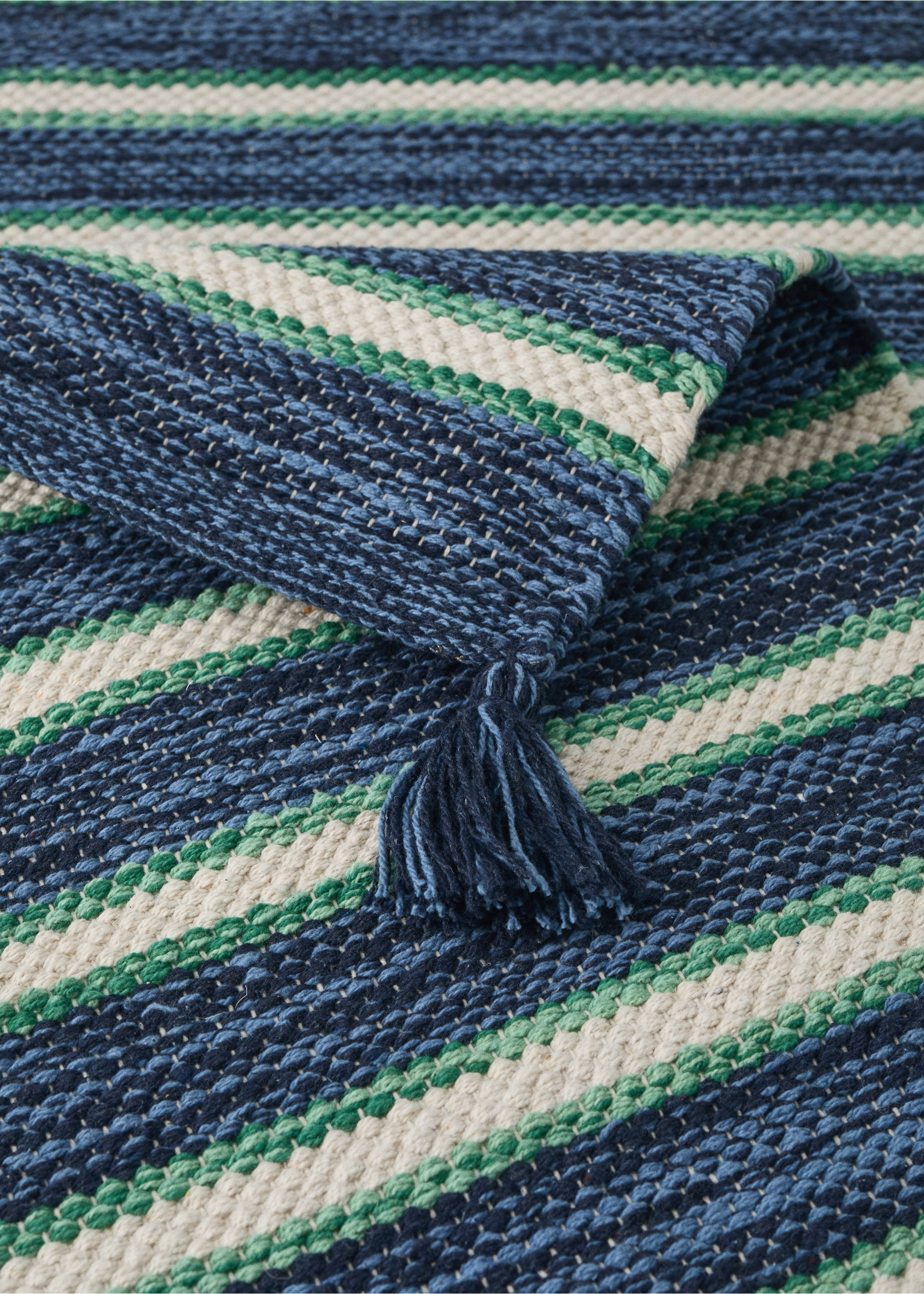 100% cotton striped rug - Details of the article 2, Navy. Ref: 37001493-00.