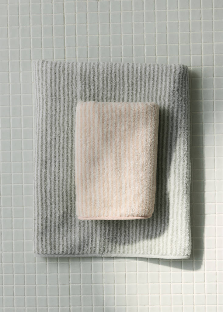 Two-tone striped washcloth with hem trim — Nude