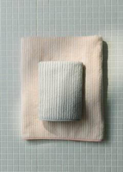 Two-tone striped washcloth with hem trim — Grey 1