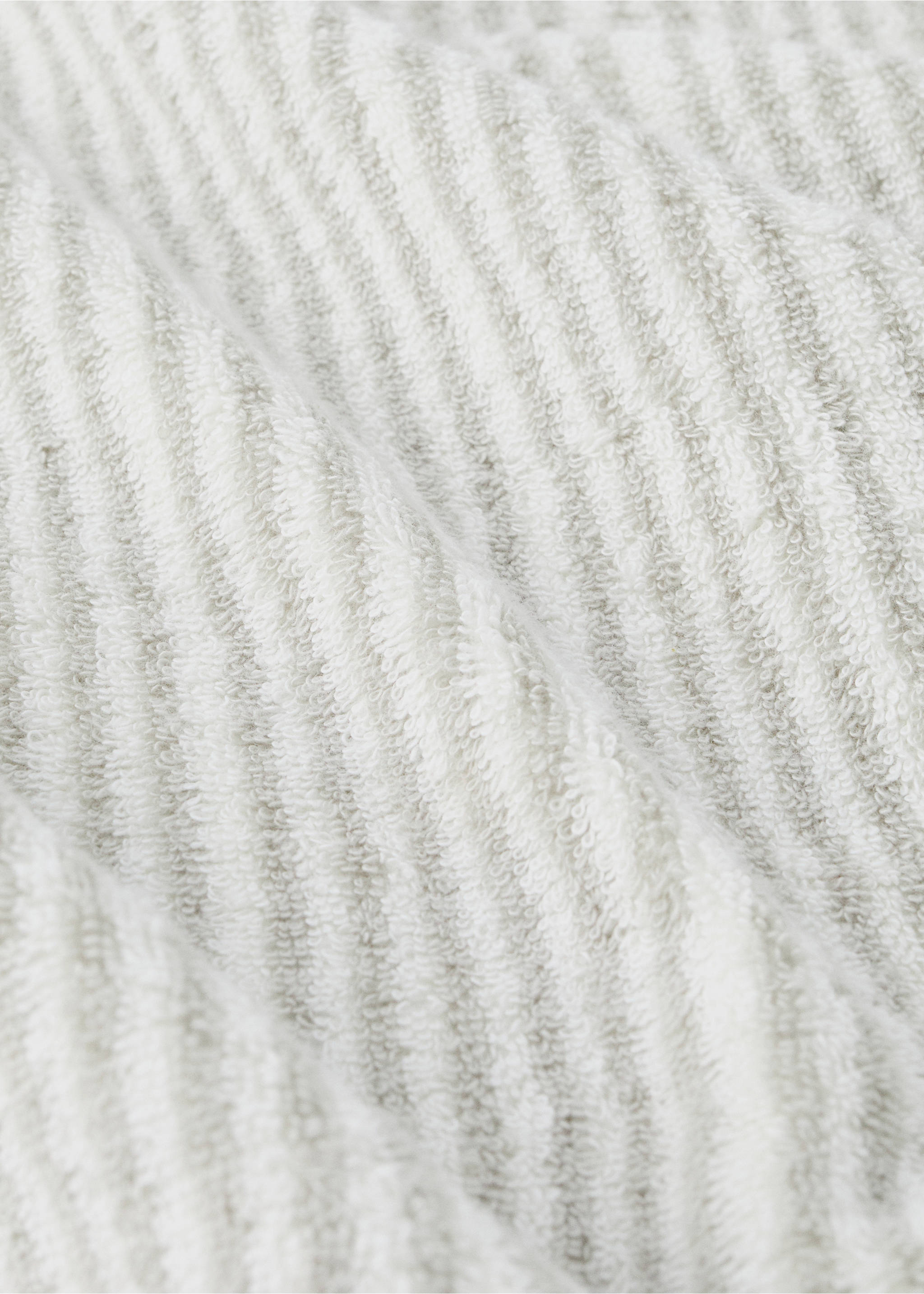 Two-tone striped hand towel with piped trim - Detaljer om artikeln 1, Grå. Ref: 37001500-00.
