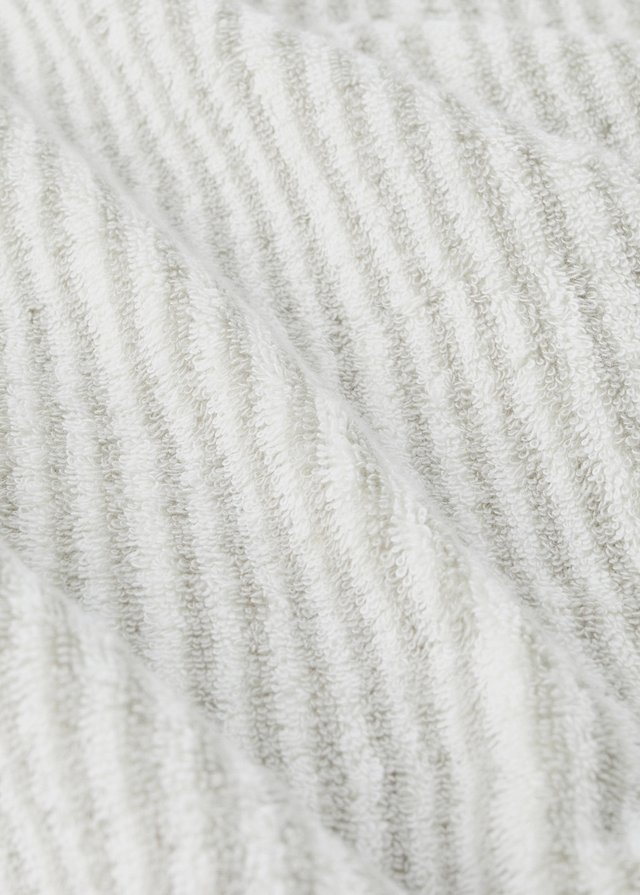 Two-tone striped hand towel with piped trim - Detaljer om artikeln 1