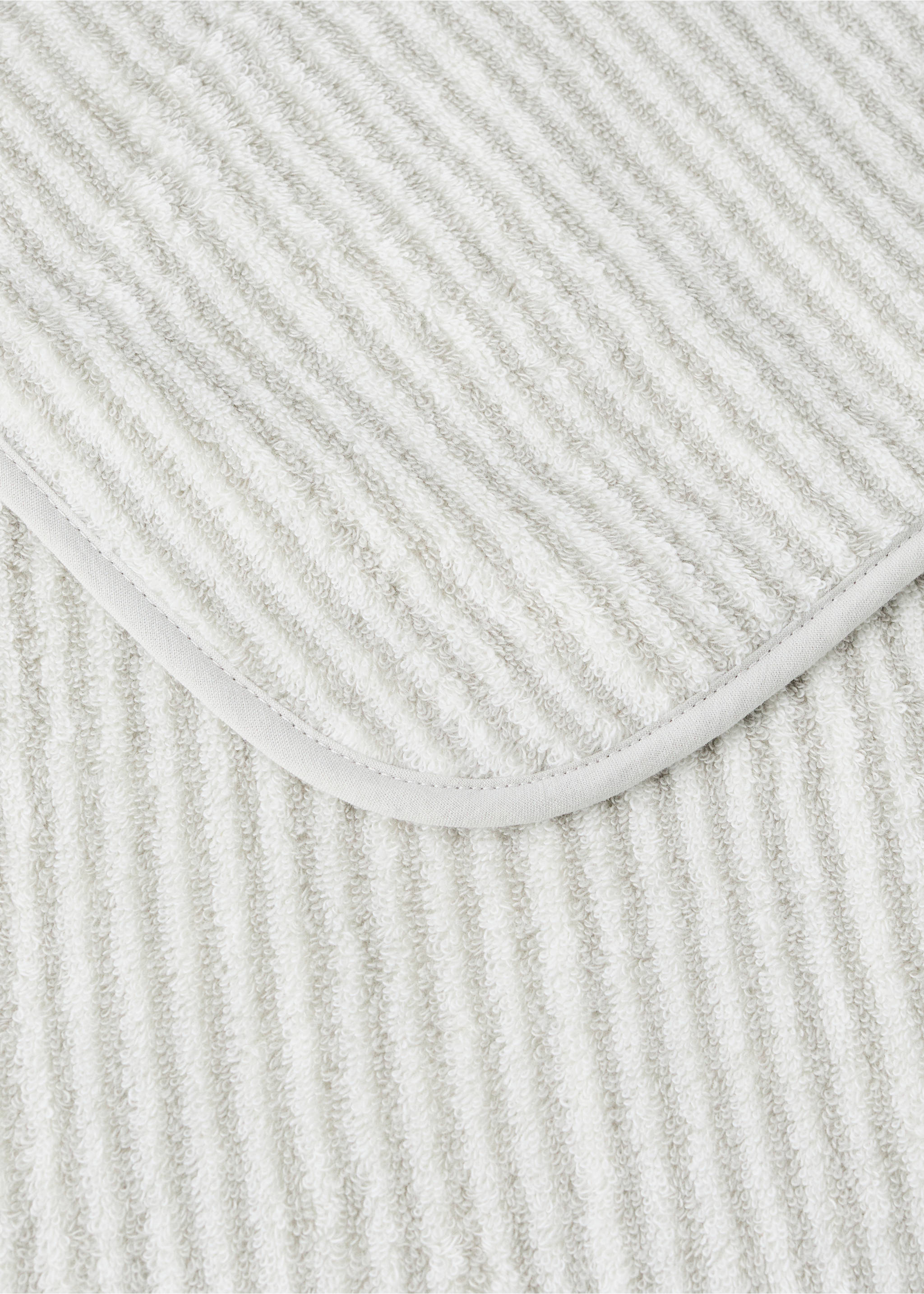 Two-tone striped hand towel with piped trim - Detaljer om artikeln 2, Grå. Ref: 37001500-00.