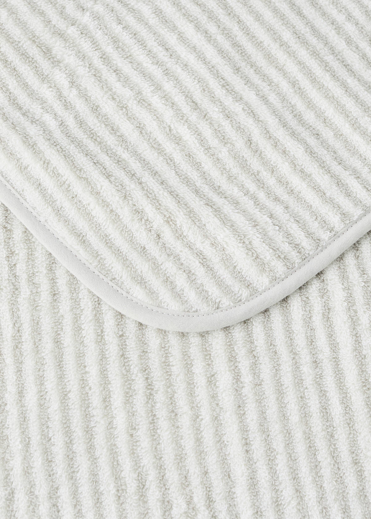 Two-tone striped washcloth with hem trim — Grey