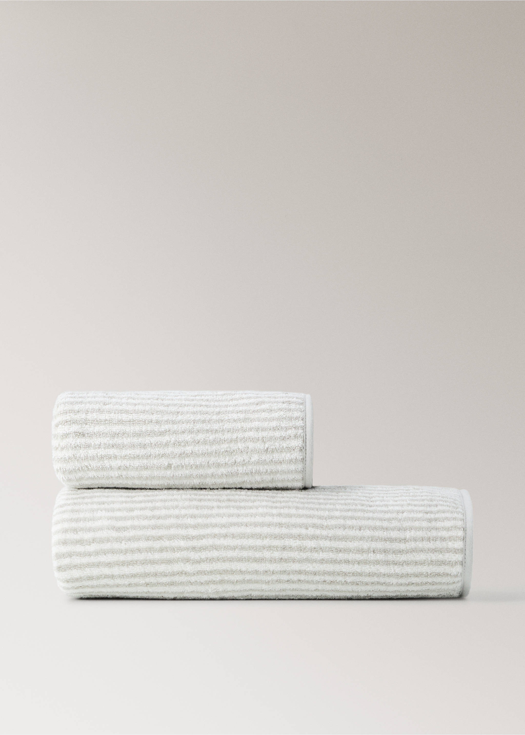 Two-tone striped hand towel with piped trim - Artikel utan modell, Grå. Ref: 37001500-00.