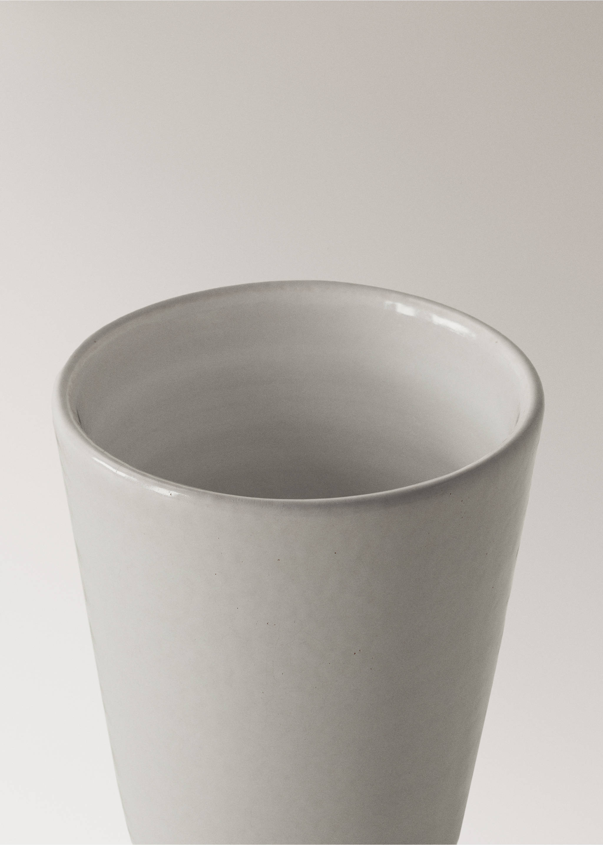 Low terracotta vase - Details of the article 1, Ecru. Ref: 37001525-00.
