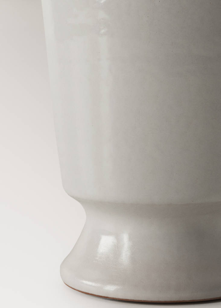 Low terracotta vase — Ecru