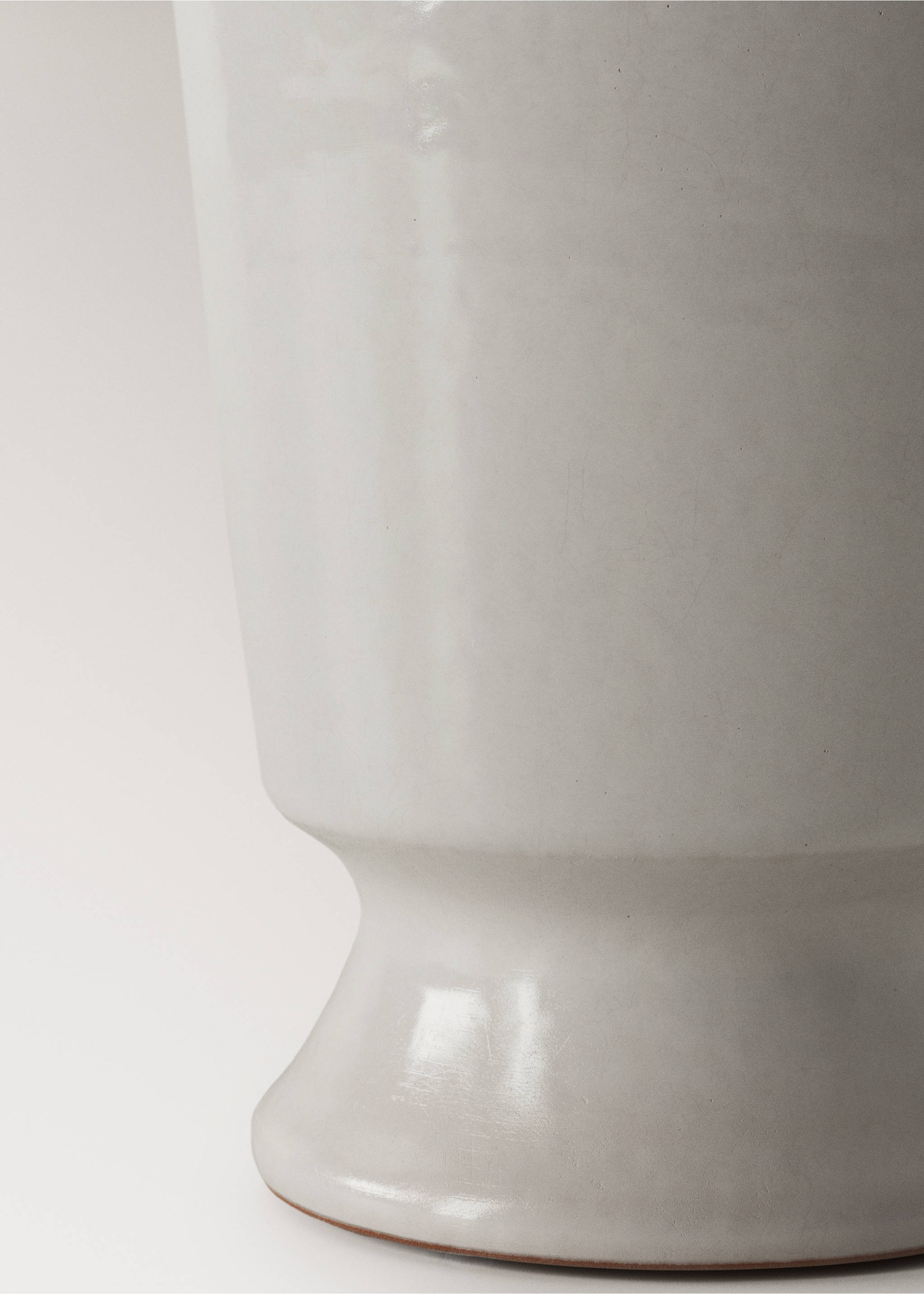 Low terracotta vase - Details of the article 2, Ecru. Ref: 37001525-00.
