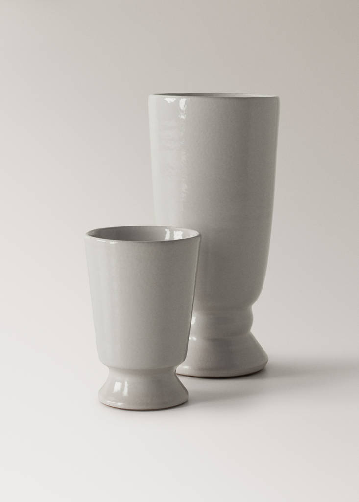 Low terracotta vase — Ecru
