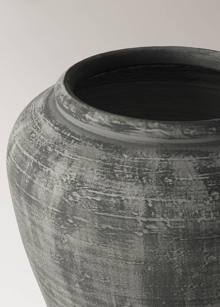 Worn-effect ceramic vase — Black