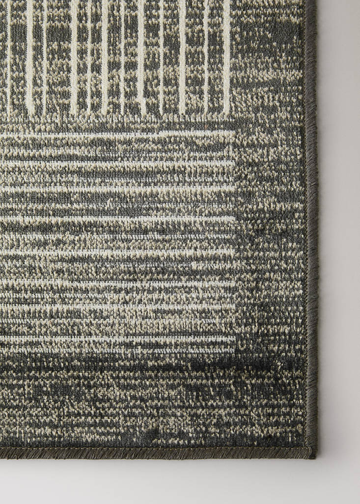 Large geometric print rug — Charcoal
