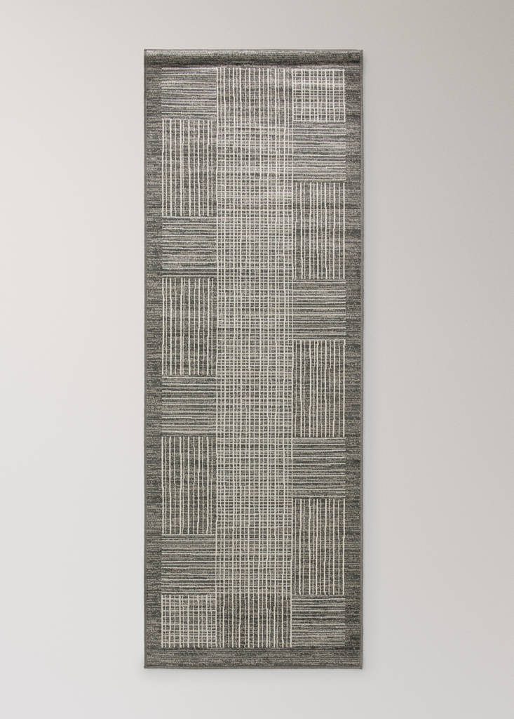 Large geometric print rug — Charcoal