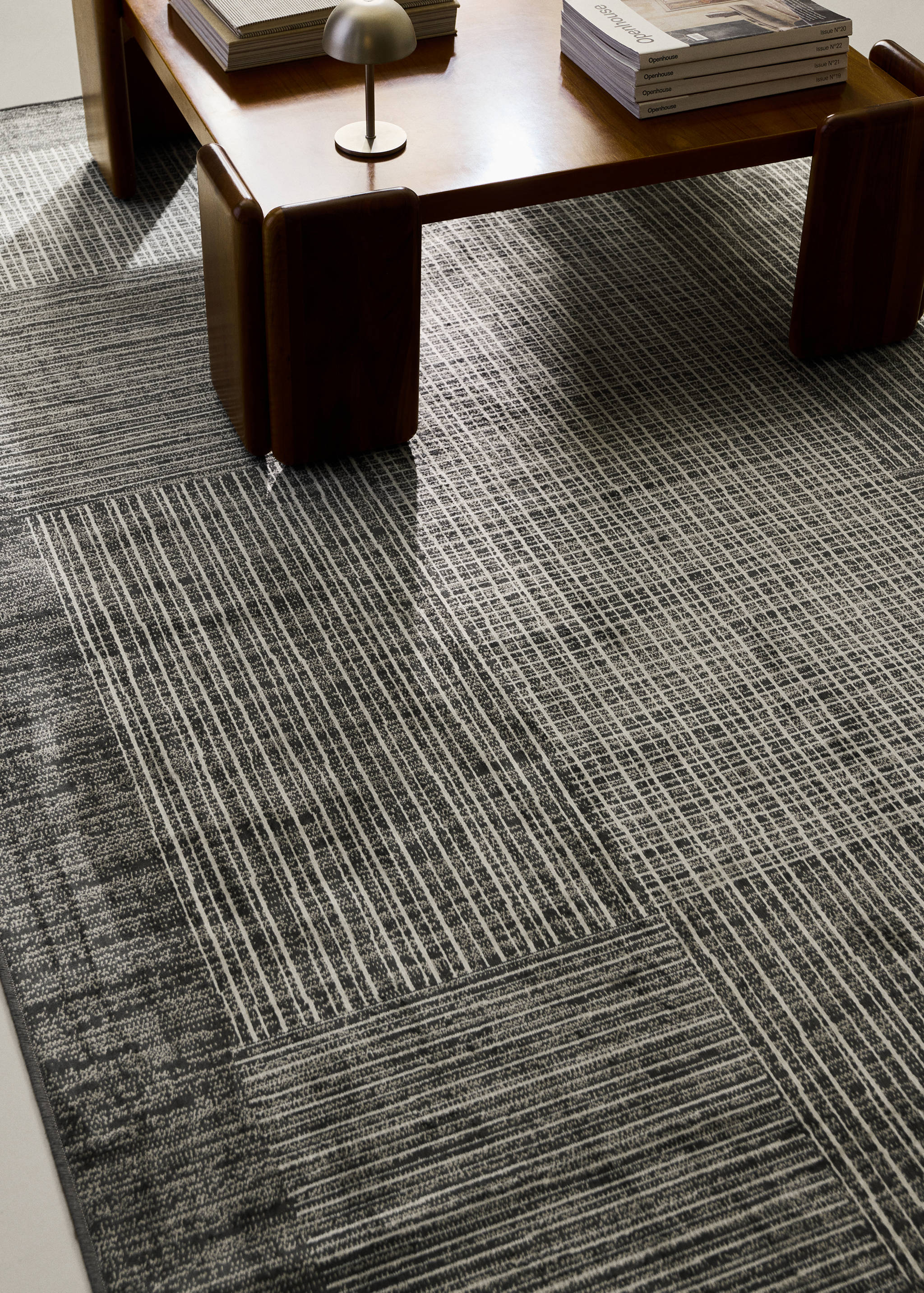 Small geometric yarn rug - General plane