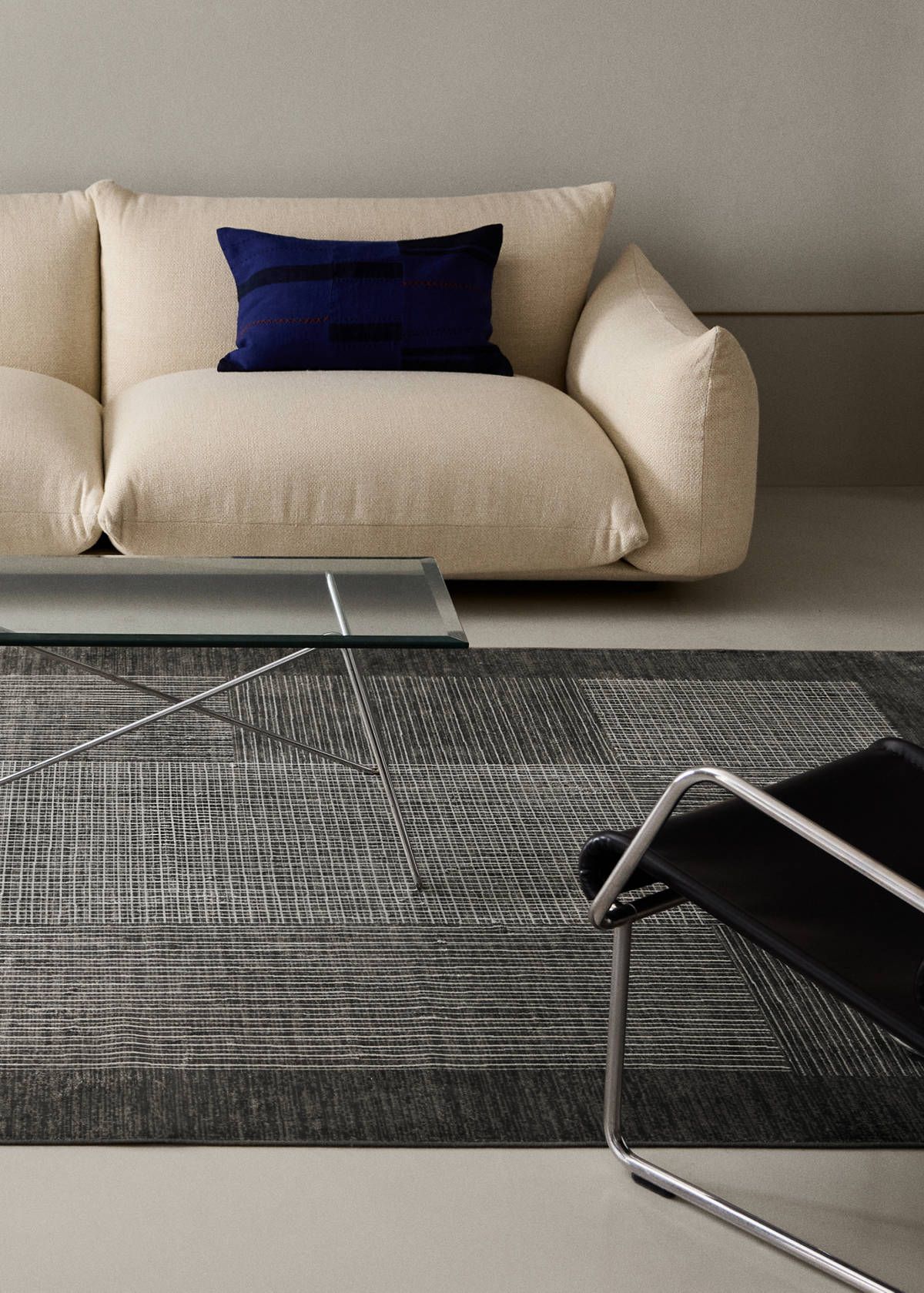 Alfombra geométrica hilo grande — Gris antracita