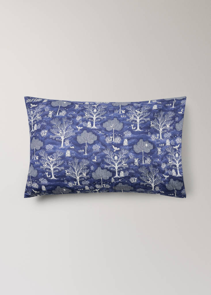 Two floral print pillowcases, 50 x 75 cm — Blue