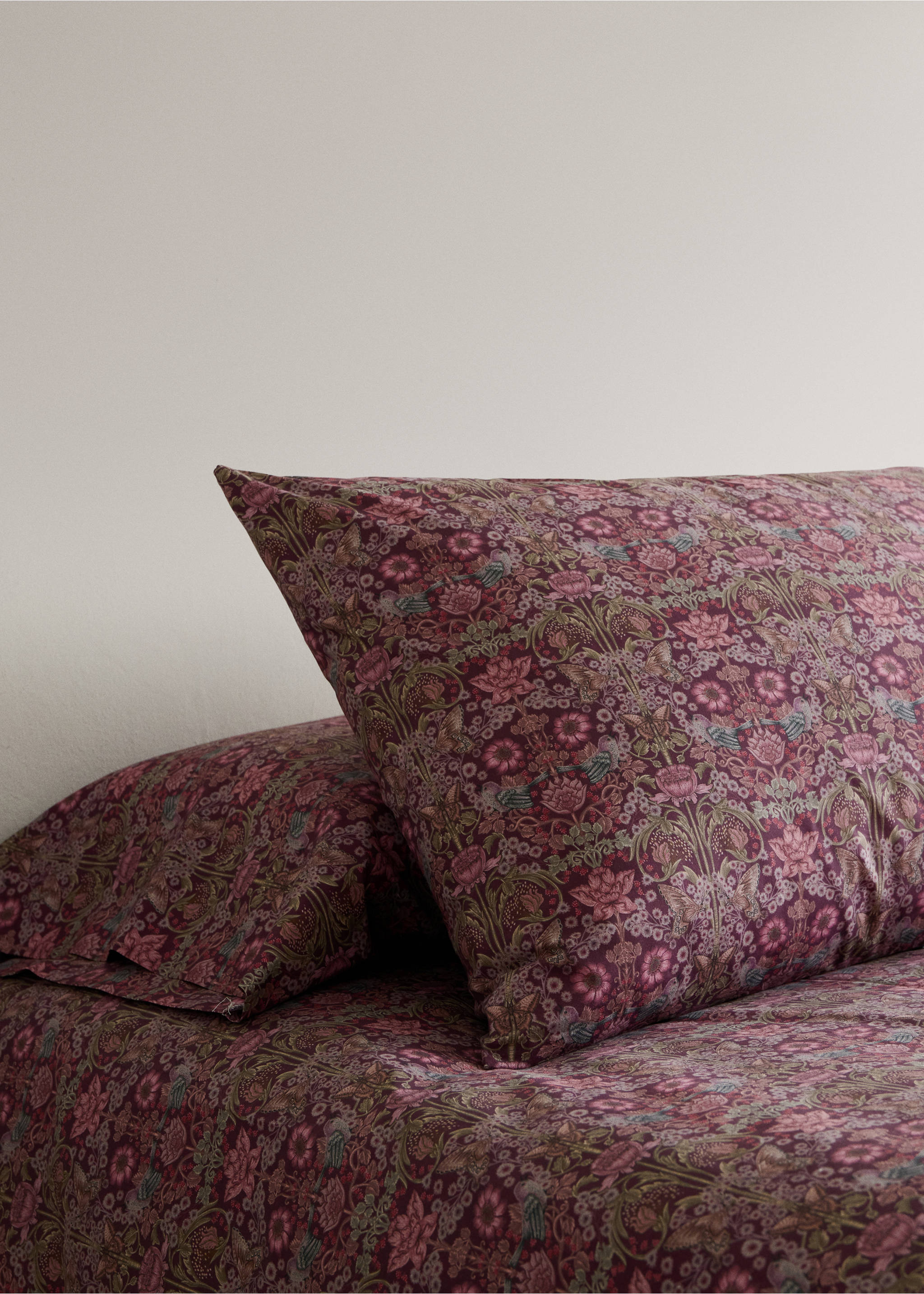 Two floral print pillowcases, 50 x 75 cm - General plane, Plum. Ref: 37001535-00.