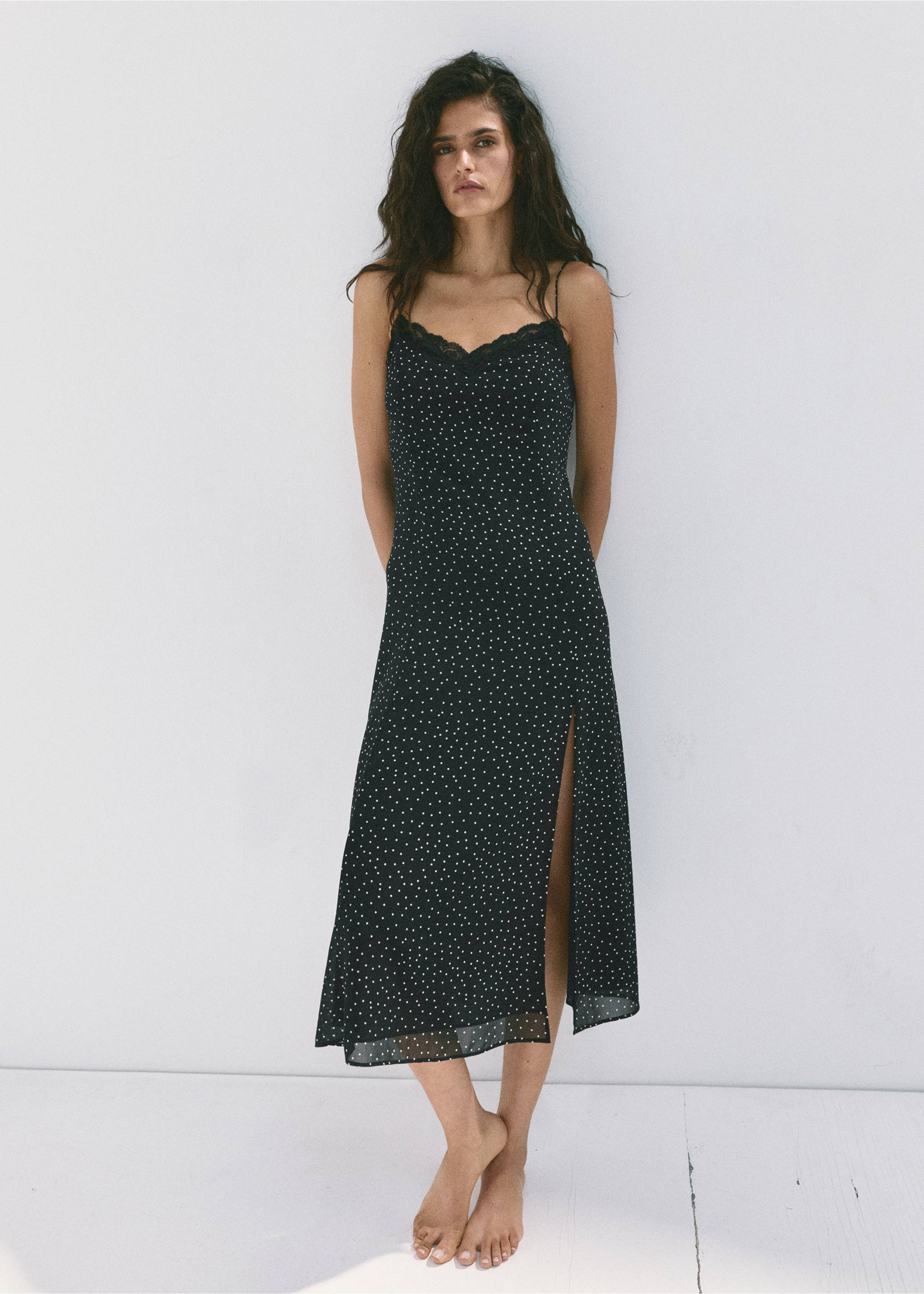 Polka dot dress with lace detail - General plane, Black. Ref: 37002528-00.