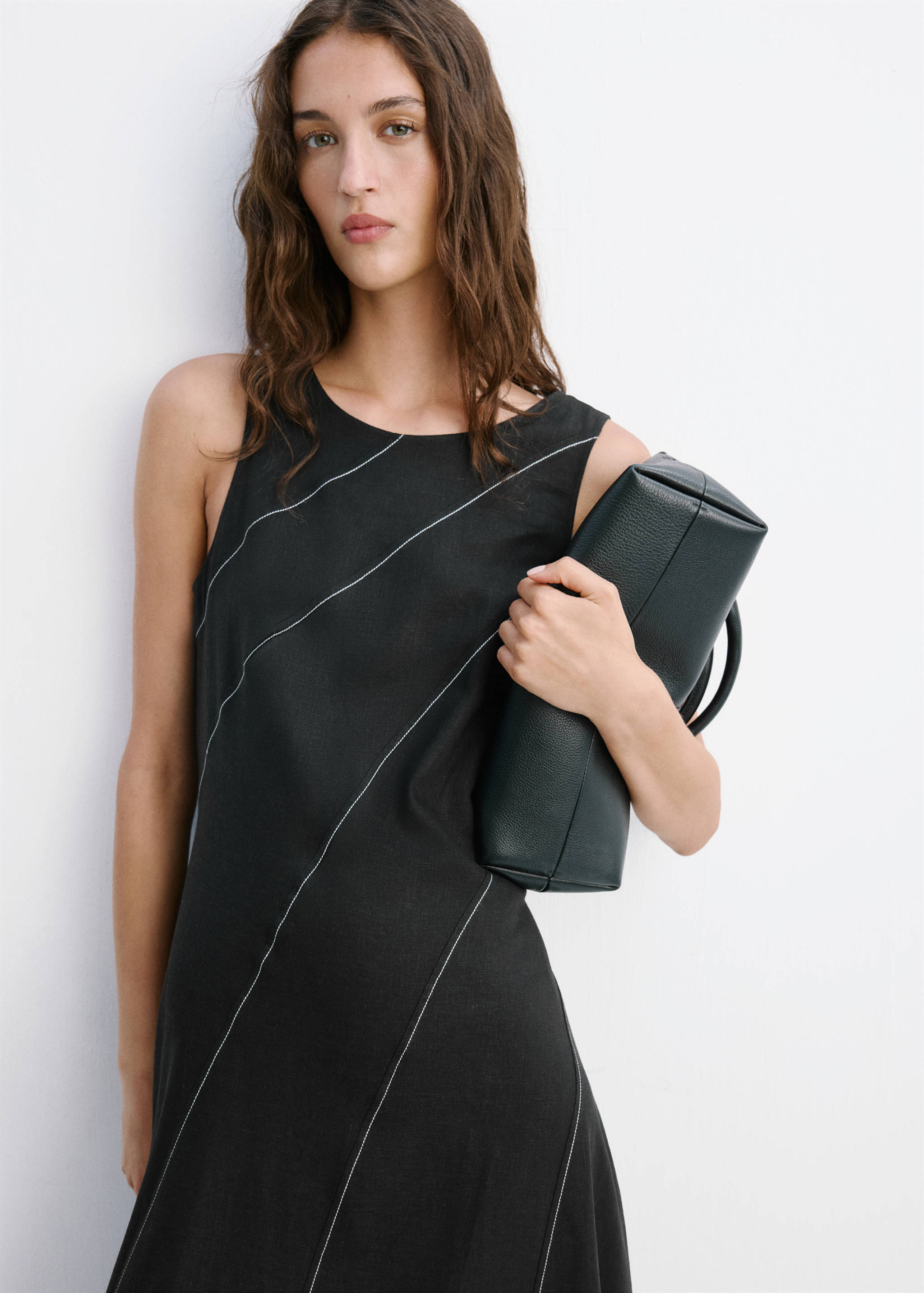 Linen dress with stitching detail - Medium plane