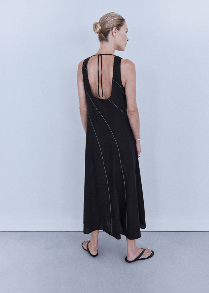 Linen dress with contrast stitching — Black