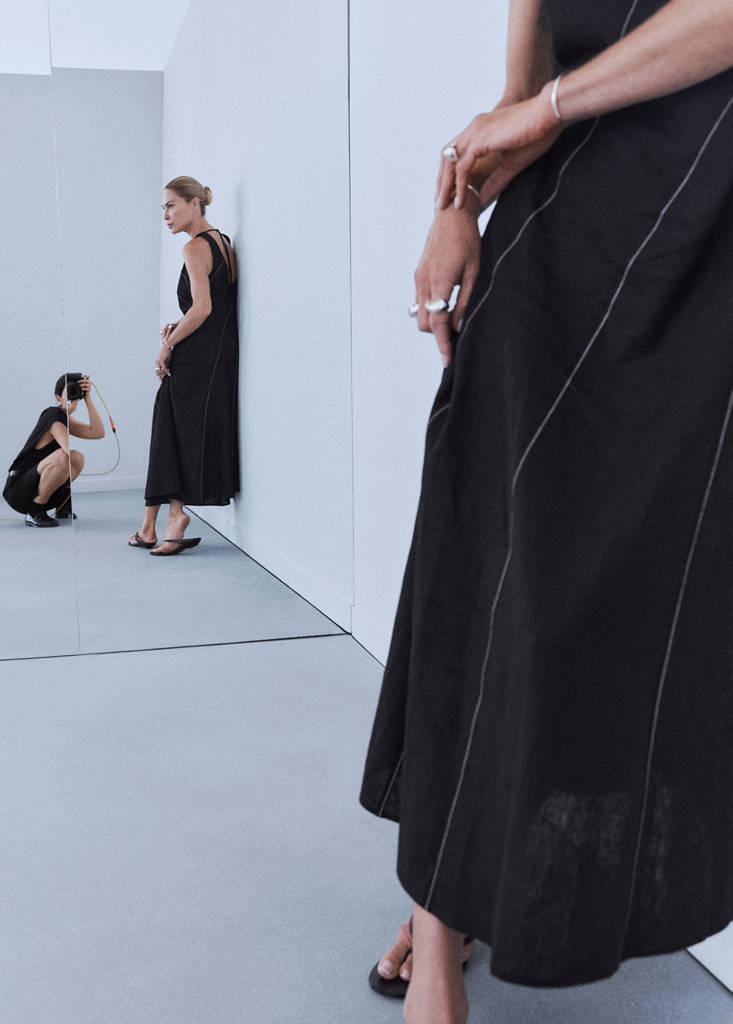 Linen dress with contrast stitching — Black