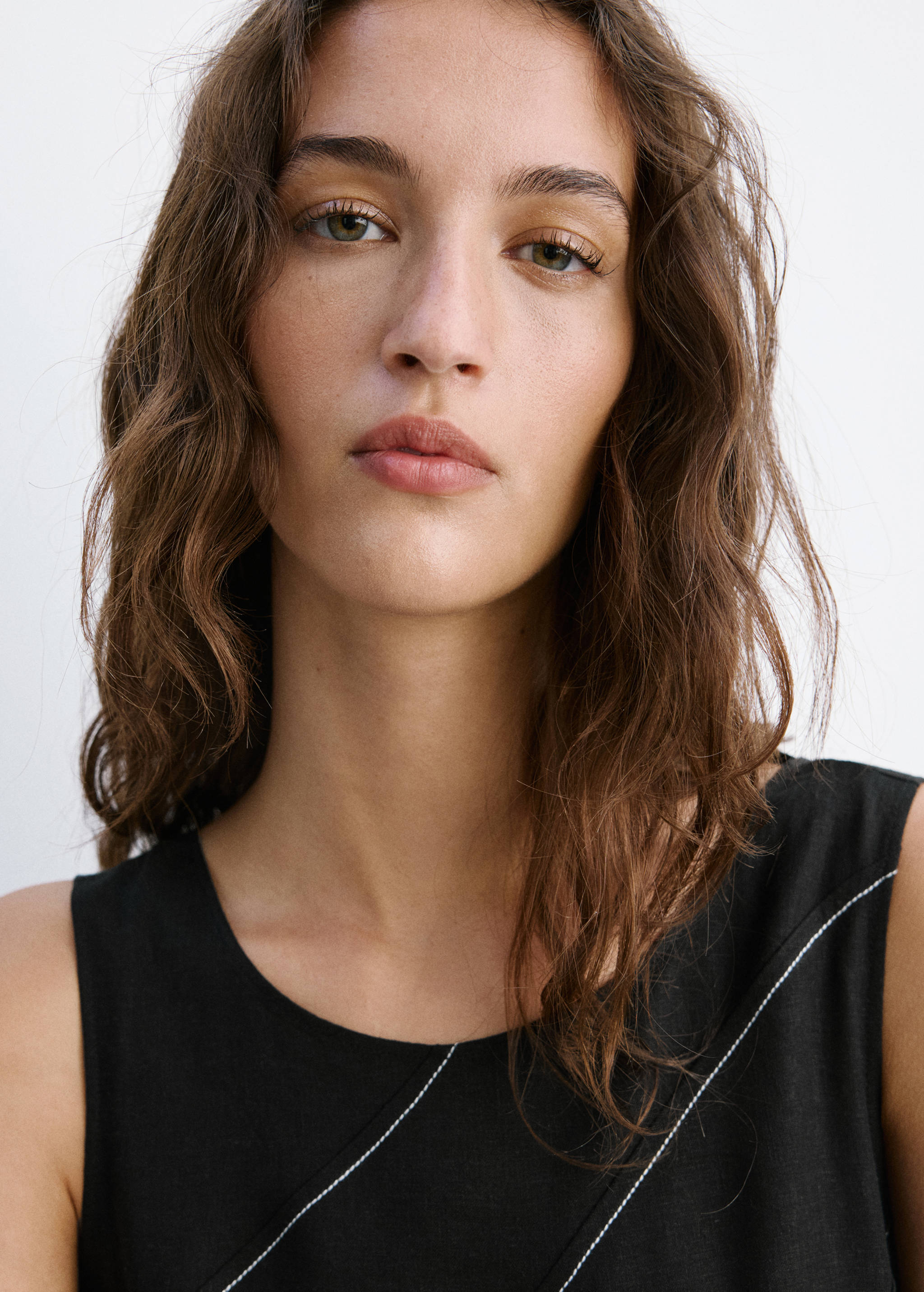 Linen dress with stitching detail - Details of the article 1