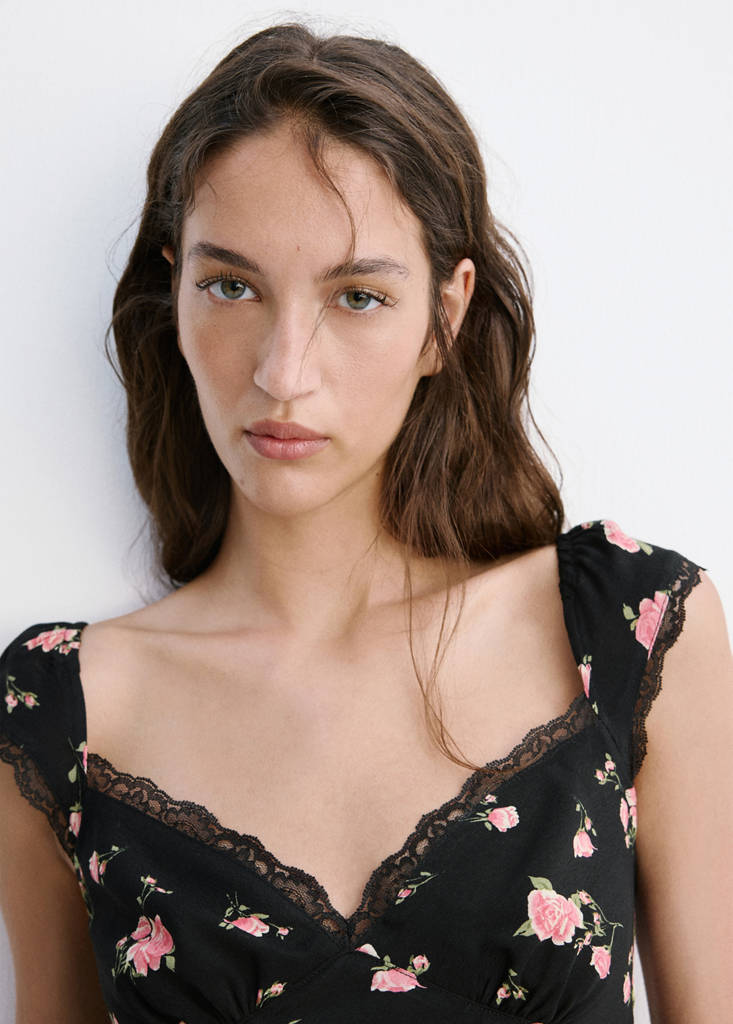 Floral dress with lace trim — Black
