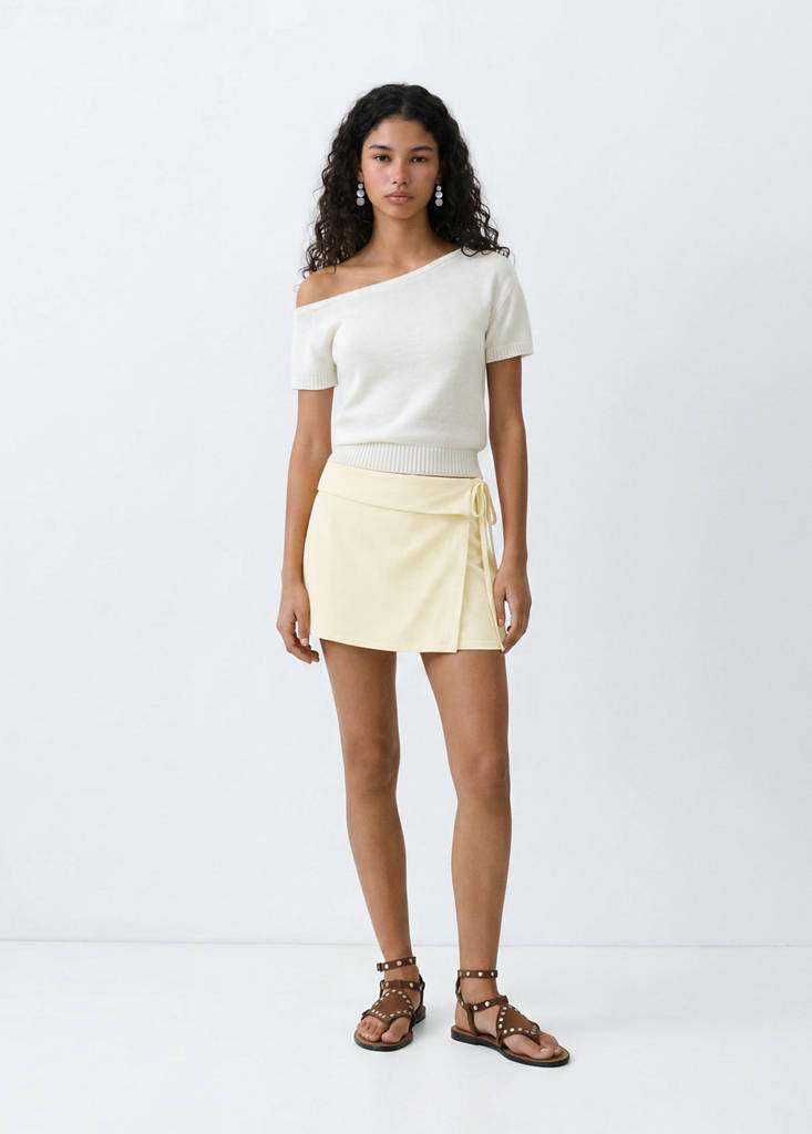 Off-the-shoulder knit sweater — White