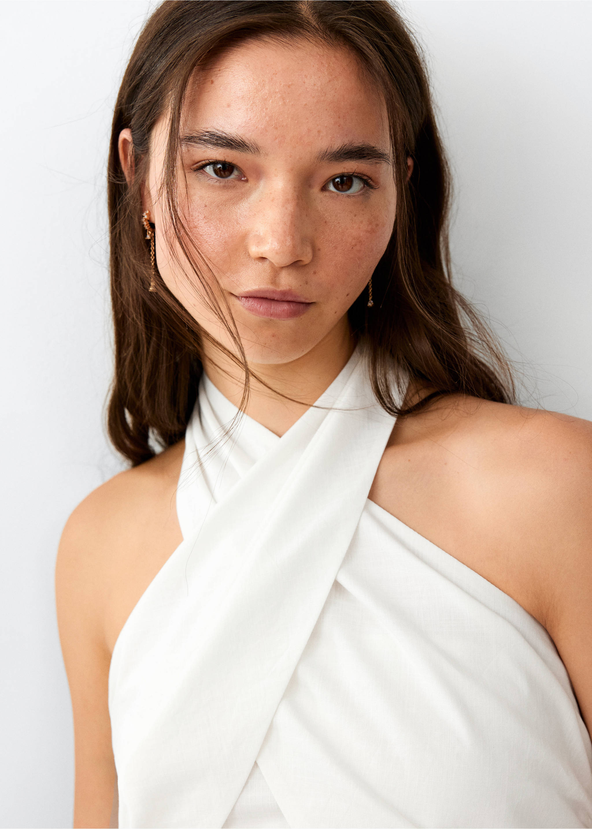 Crossed halter crop top - Details of the article 1, Off White. Ref: 37002538-00.